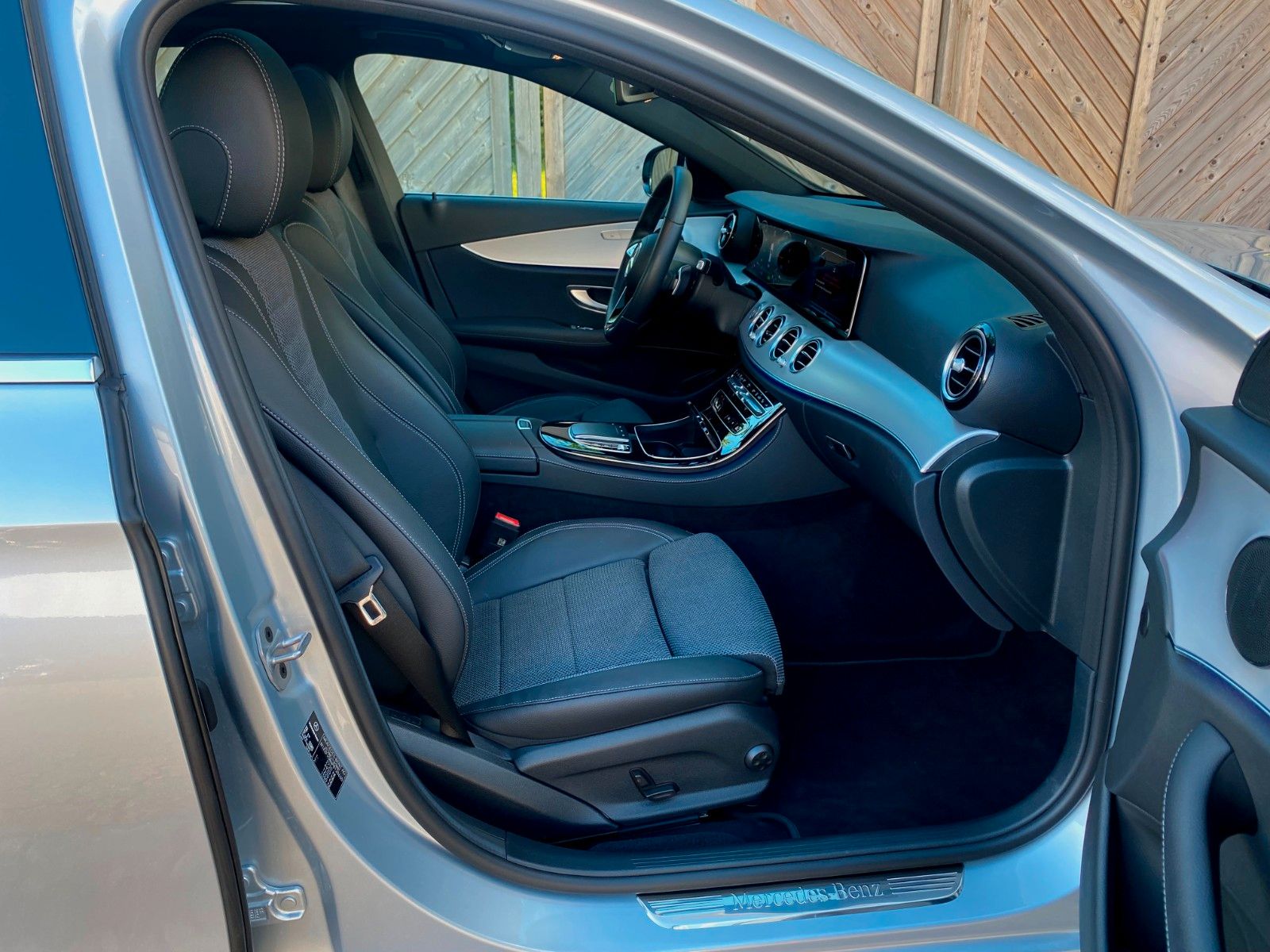 Mercedes-Benz E 300 de - Samsaru's Car Outlet