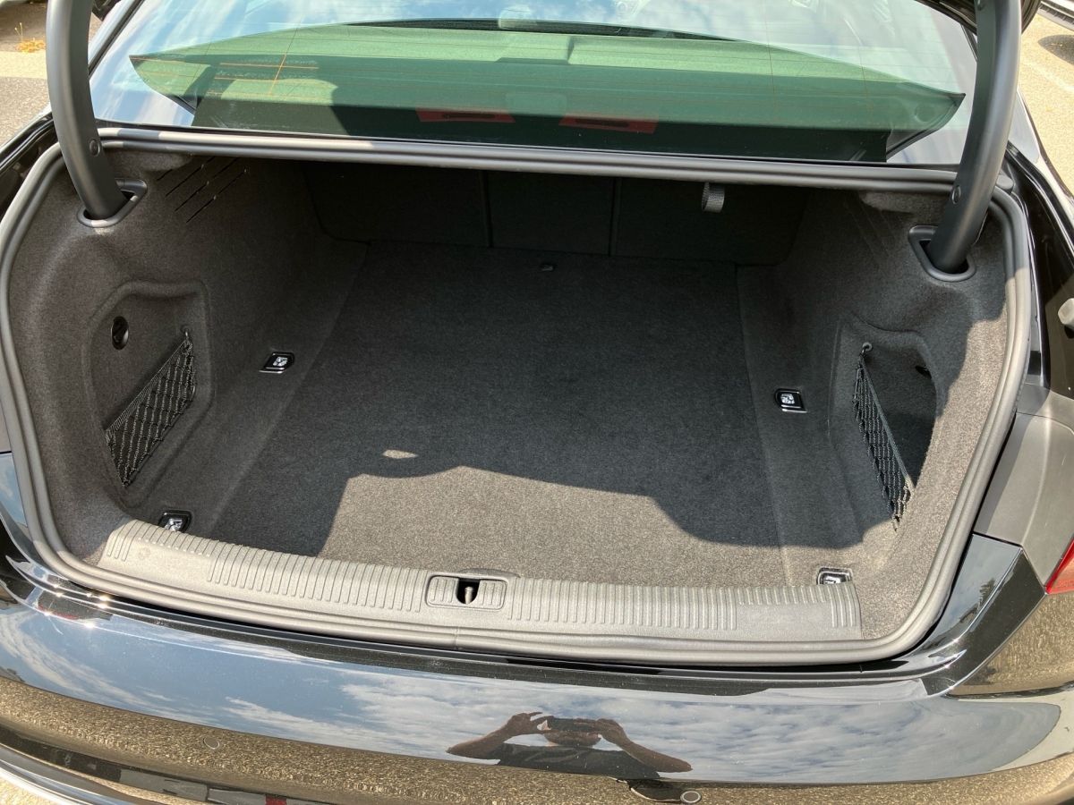 Audi A4 ADVANCED QUATTRO 40TDI - Samsaru's Car Outlet