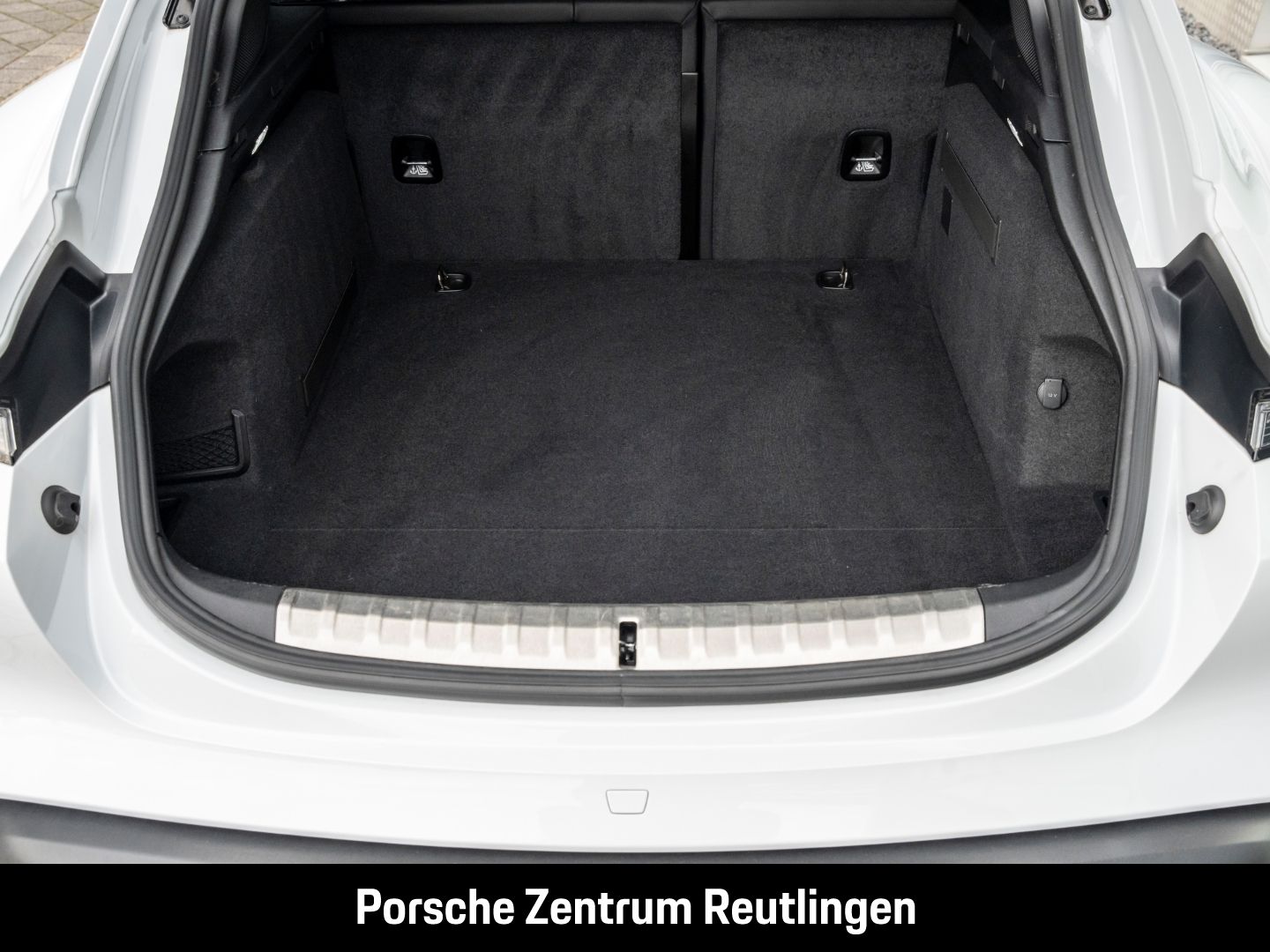 Porsche Taycan Turbo S Cross Turismo InnoDrive Head-Up