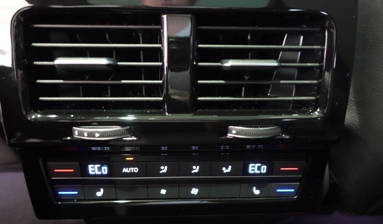 Volkswagen Touareg R-Line 3.0TDI 4M AHK PanoStandh RFK Navi