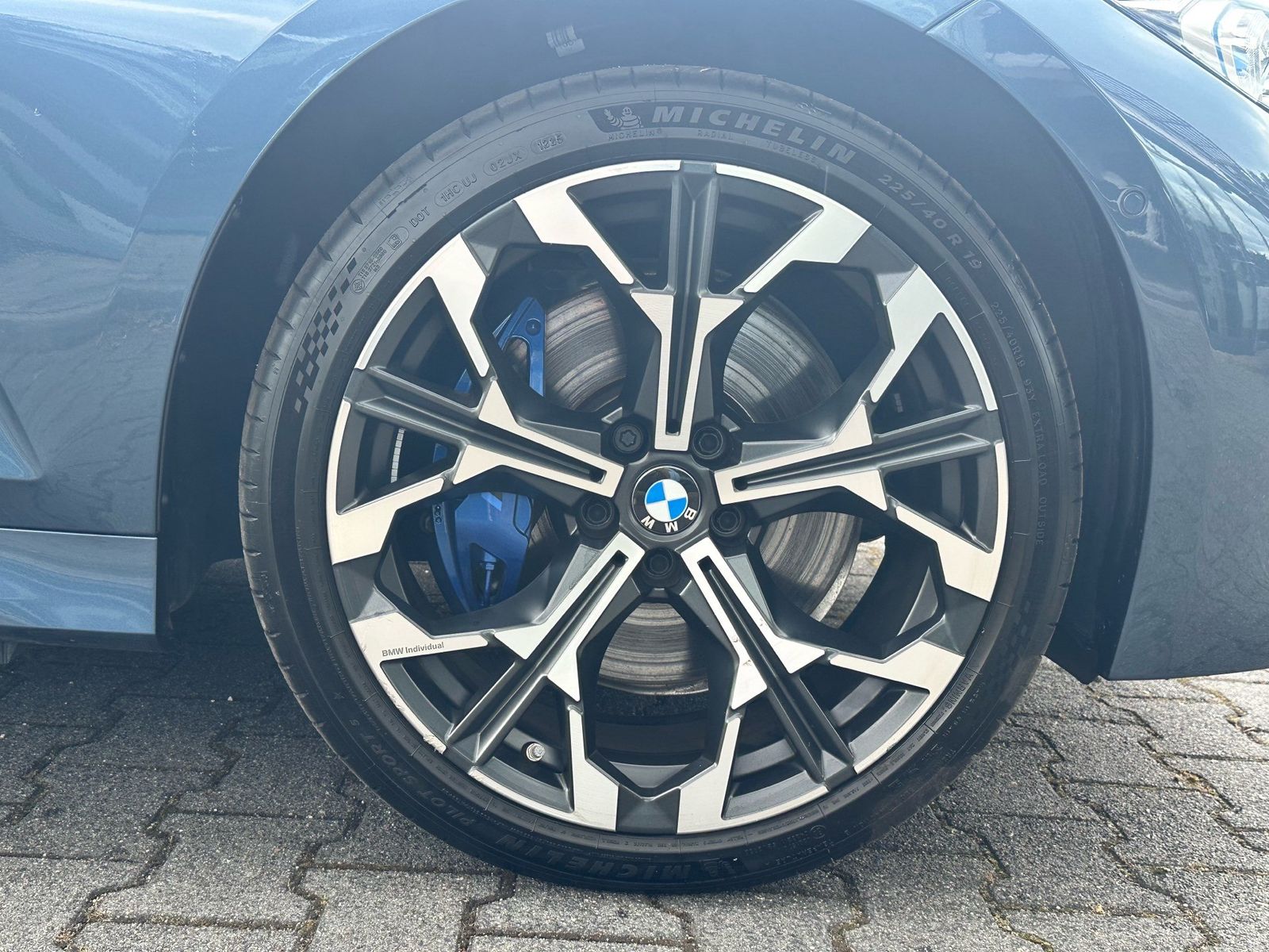 BMW 330e xDrive Touring M Sport Stop&Go Pano AHK 19"
