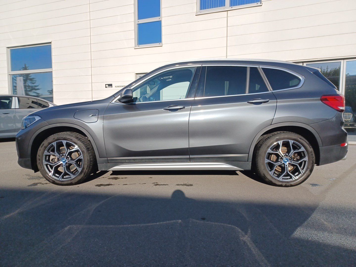 BMW X1 xDrive25e xLine - Samsaru's Car Outlet