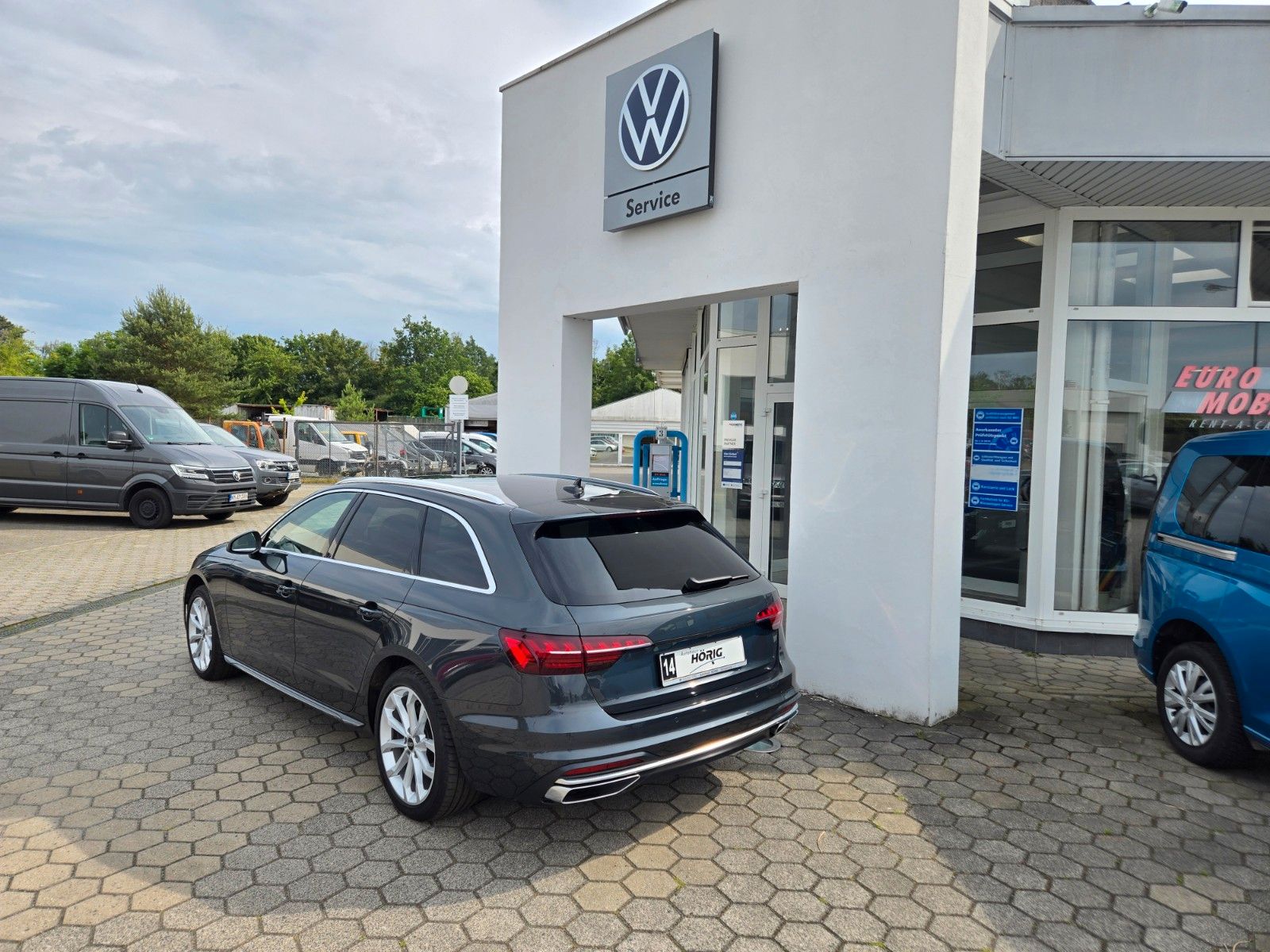 Audi A4 Avant 35 TFSI - Samsaru's Car Outlet