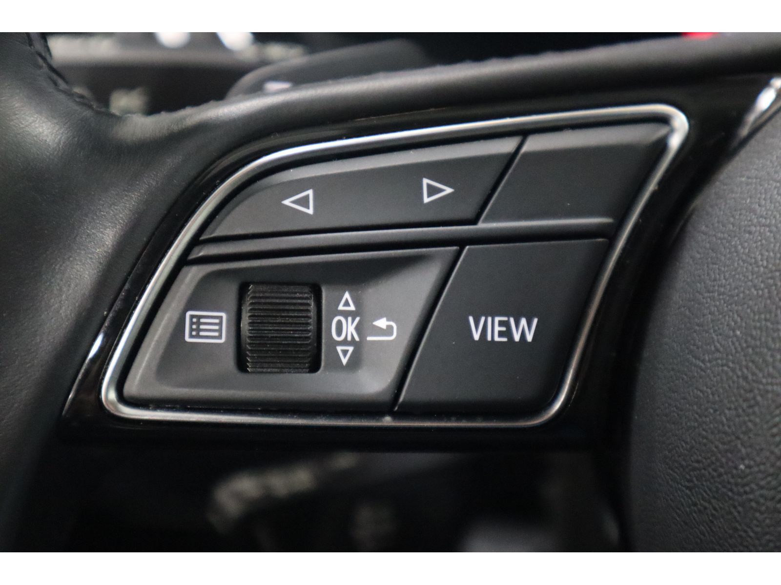 Audi A4 Avant 35 TFSI advanced - Samsaru's Car Outlet