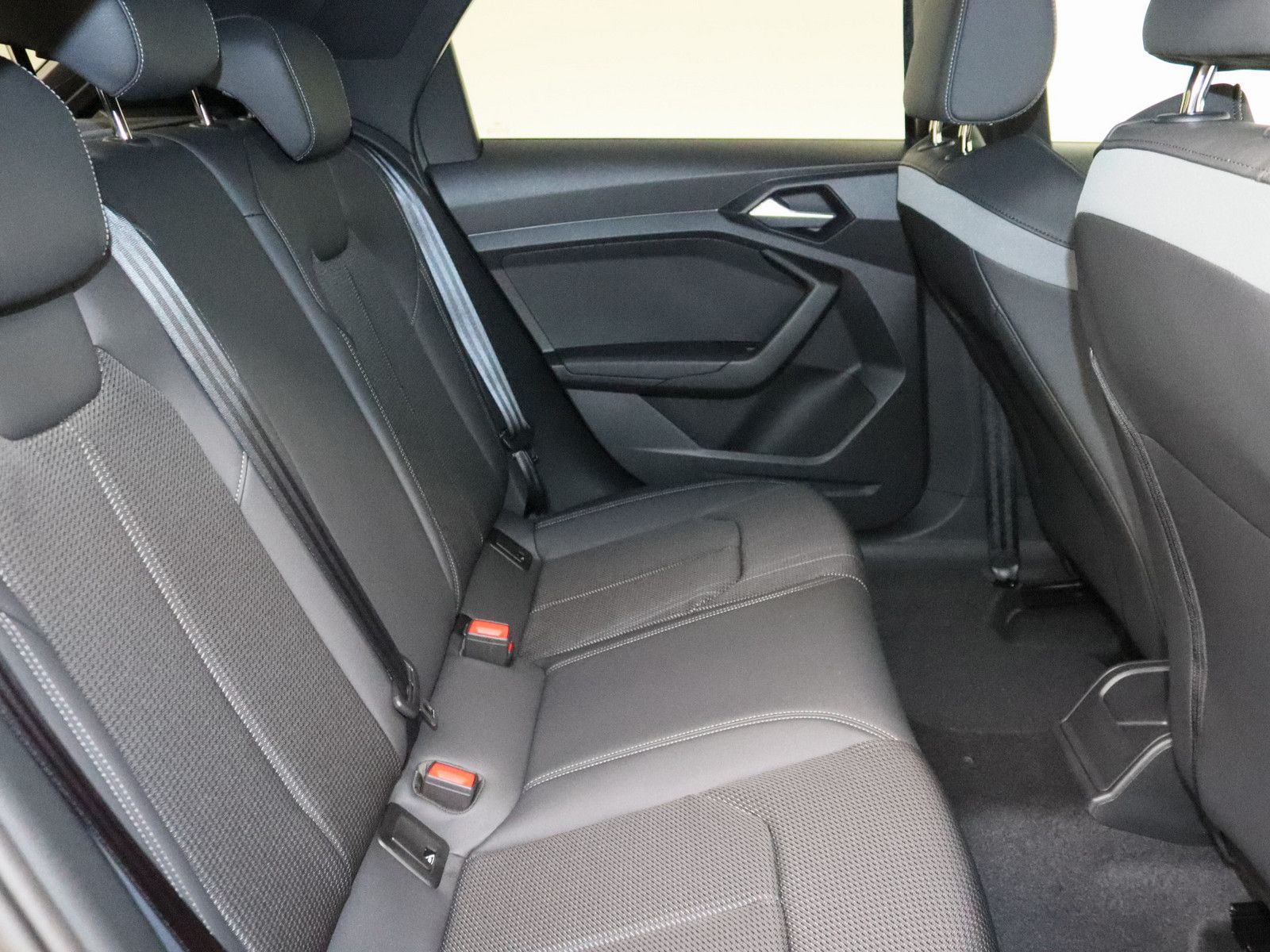 Audi A1 Sportback 30 TFSI S line - Samsaru's Car Outlet