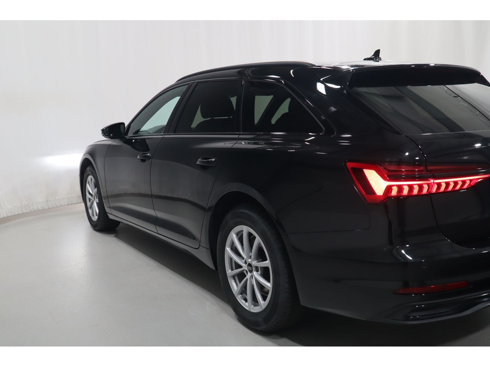 Audi A6 Avant 40 TDI advanced - Samsaru's Car Outlet