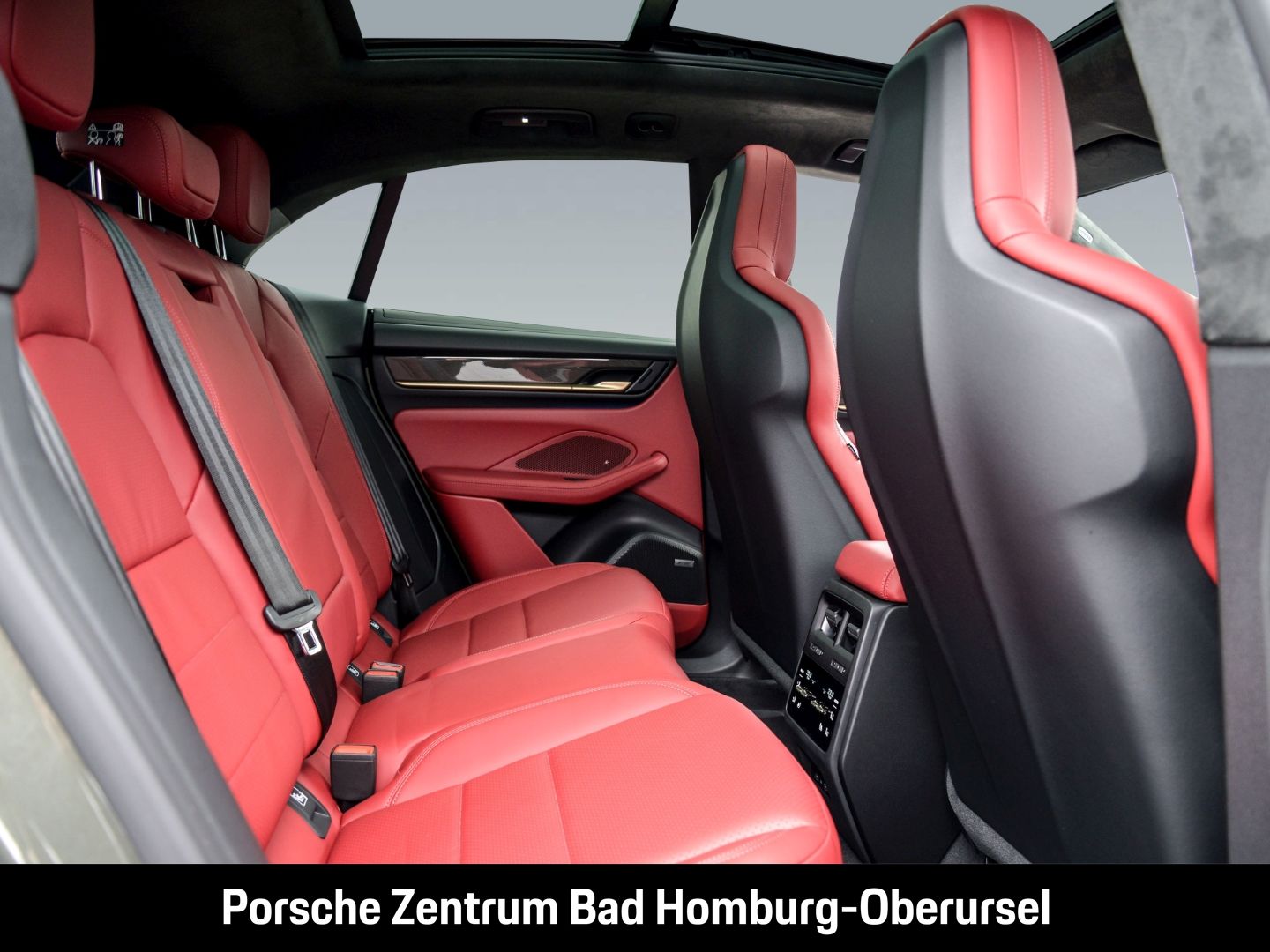 Porsche Macan Turbo - Samsaru's Car Outlet