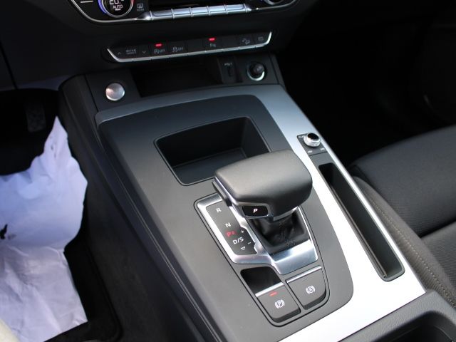 Audi Q5 40 TDI quattro S line Black PANO-AHK-MATRIX-T