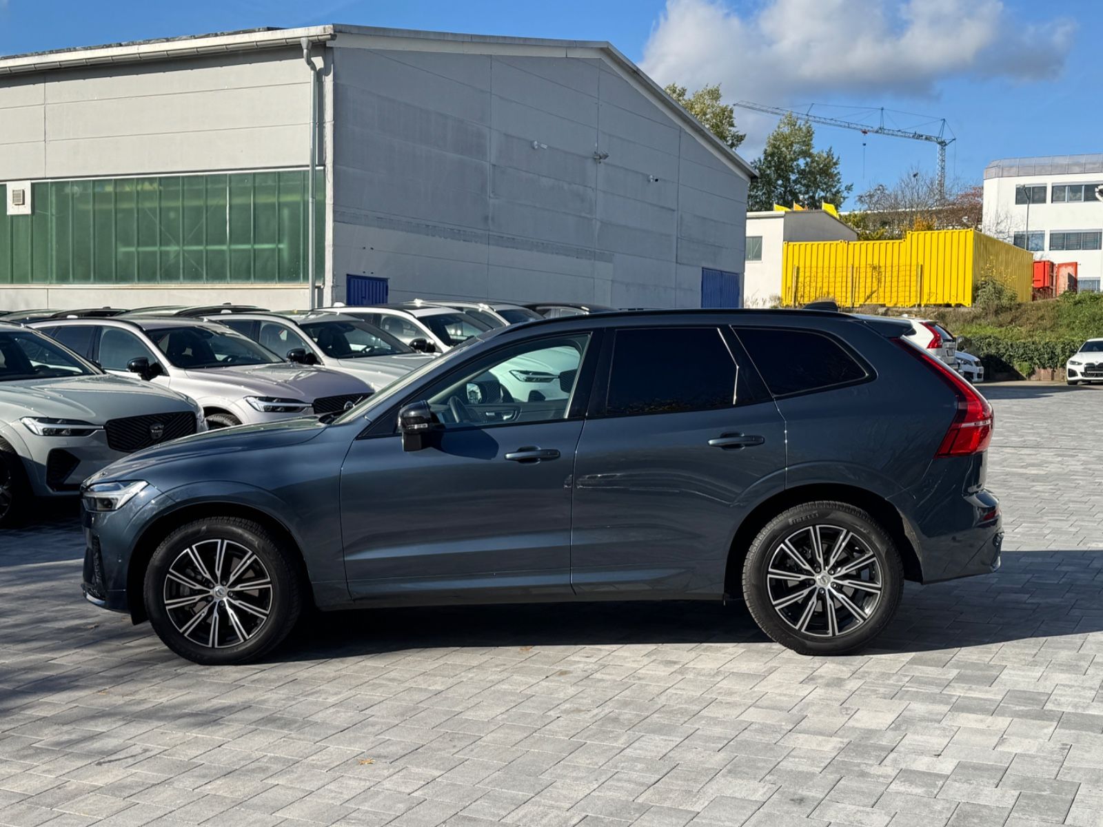 Volvo XC60 B4 PLUS DARK +PANO+GOOGLE+AHK+STANDHZG+1.HD