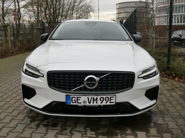 Volvo V60 T6 AWD Ultra Dark*Business-Paket*360Grad*B+W