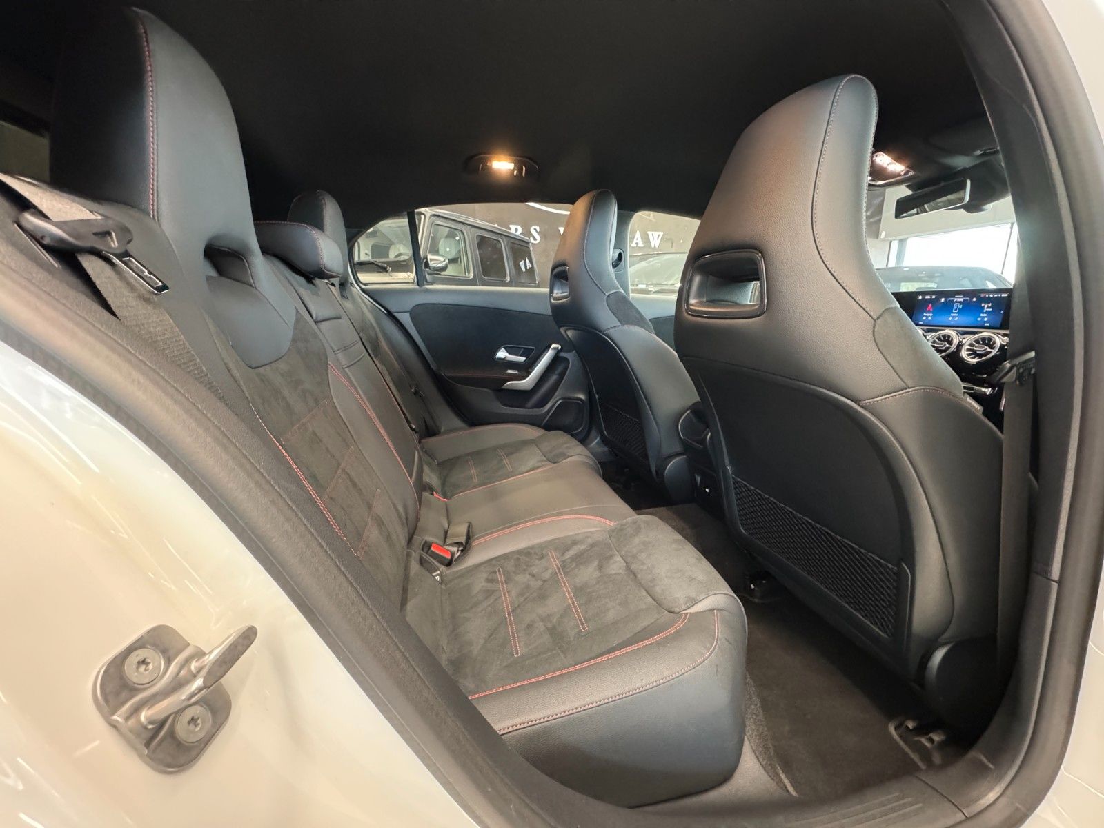 Mercedes-Benz A 200 AMG Line - Samsaru's Car Outlet