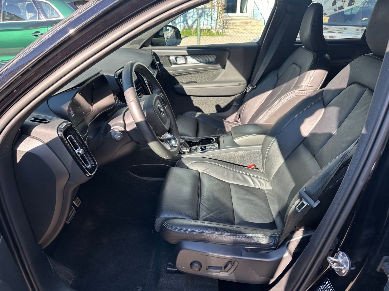 Volvo XC40 R-Design - Samsaru's Car Outlet