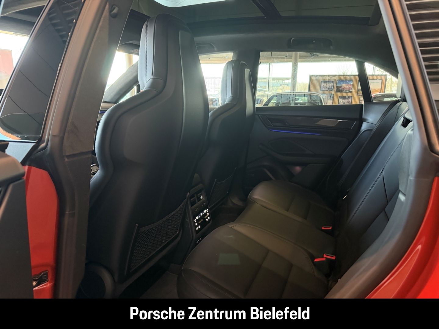 Porsche Macan Turbo HA-Lenkung InnoDrive Surround-View