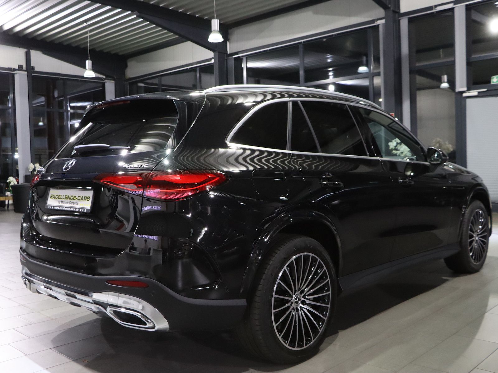 Mercedes-Benz GLC 300 de 4M AMG-LINE / PANORAMA / LASER / TOP