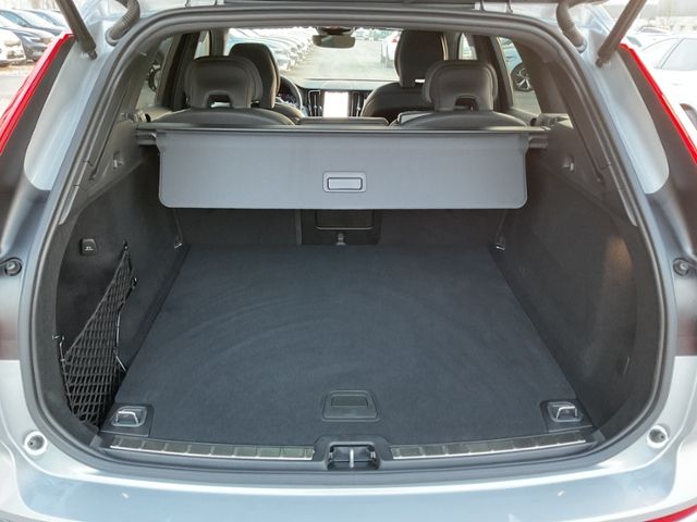 Volvo XC60 B4 Plus Dark 2WD ACC PANO 360° Allwetter