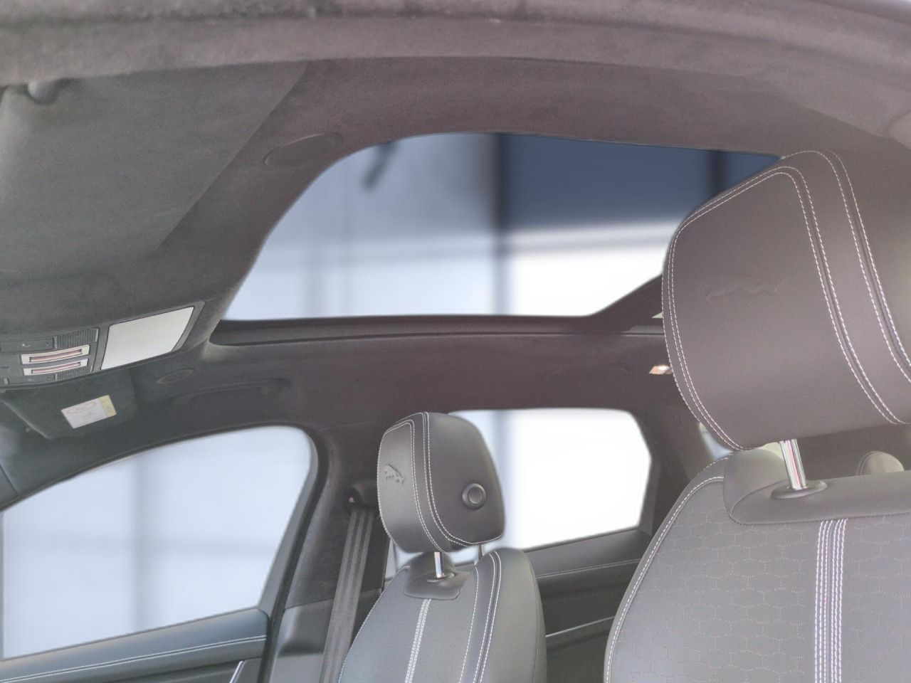 Jaguar F-Pace P250 R-Dynamic HSE AWD Winter-P. AHK Navi