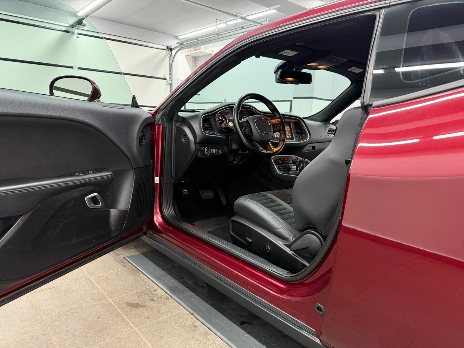 Dodge Challenger R/T 5.7 V8/Octane-Red/Carplay/20"