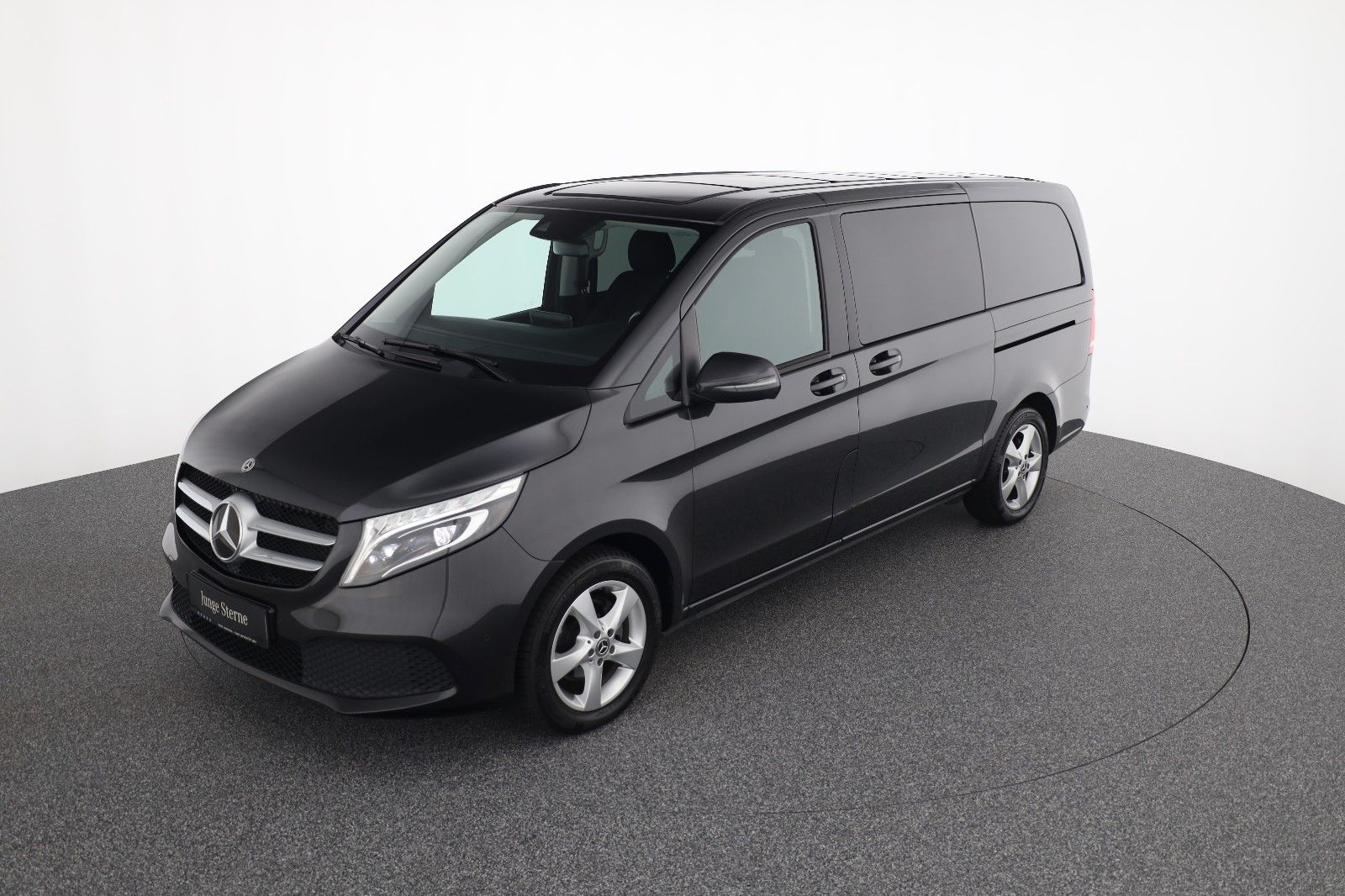 Mercedes-Benz V 220d lang - Samsaru's Car Outlet