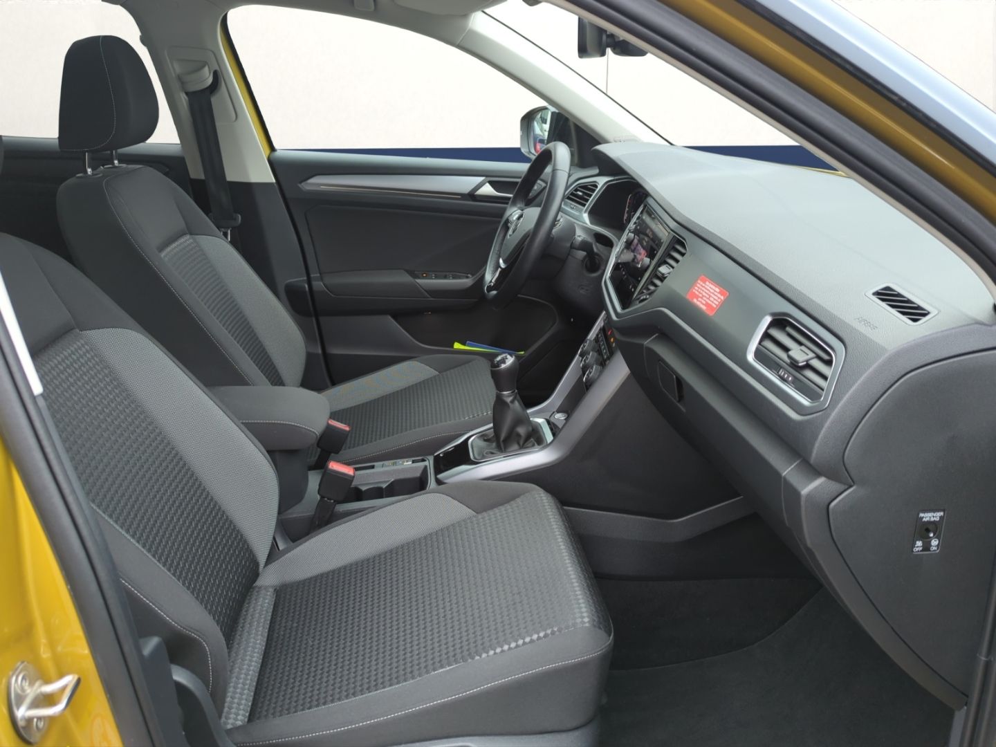 Volkswagen T-Roc Active 1.5 TSI - Samsaru's Car Outlet