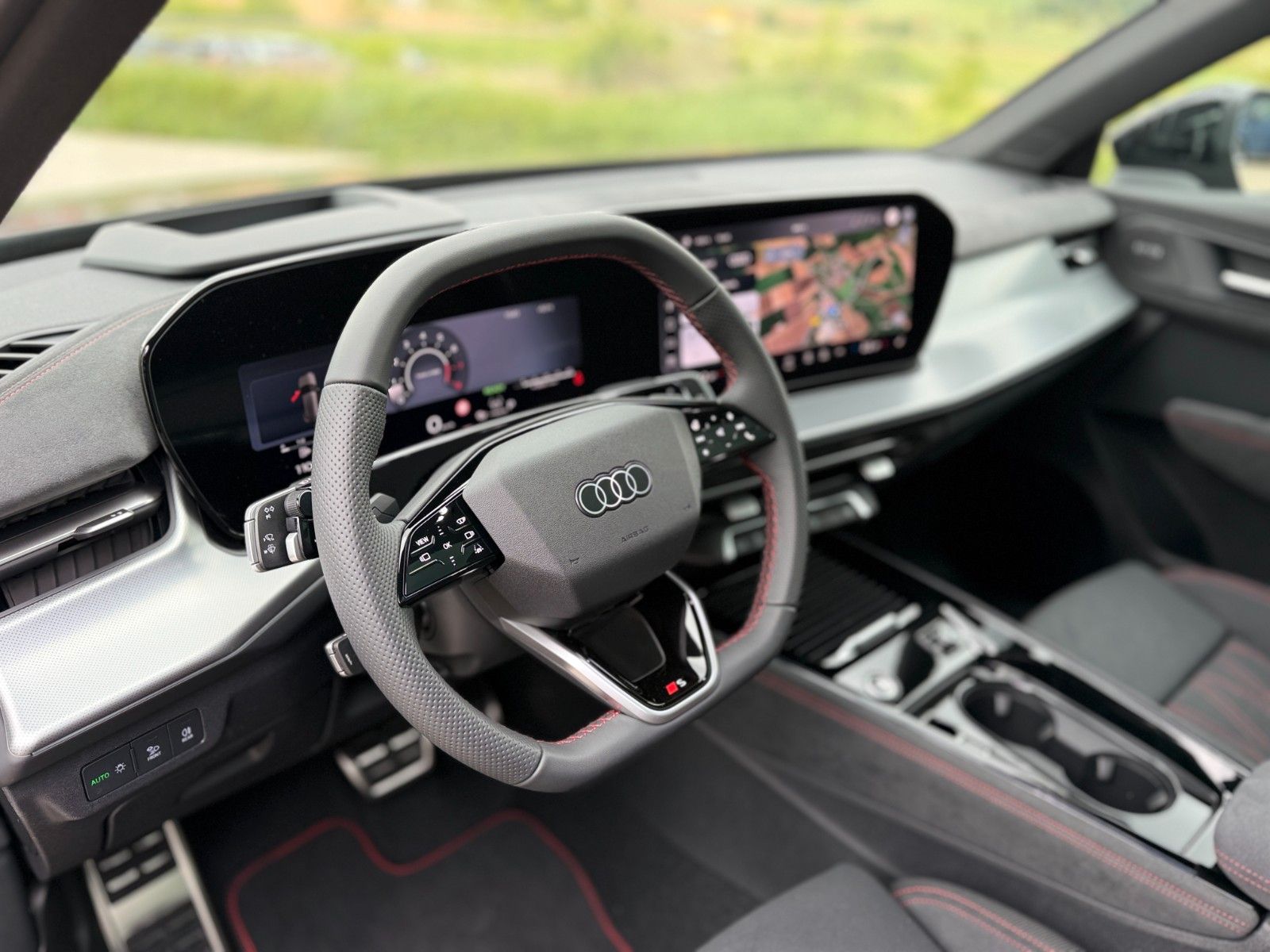Audi Q3 TFSI S-line S tronic+AHK+PANO+SONOS+