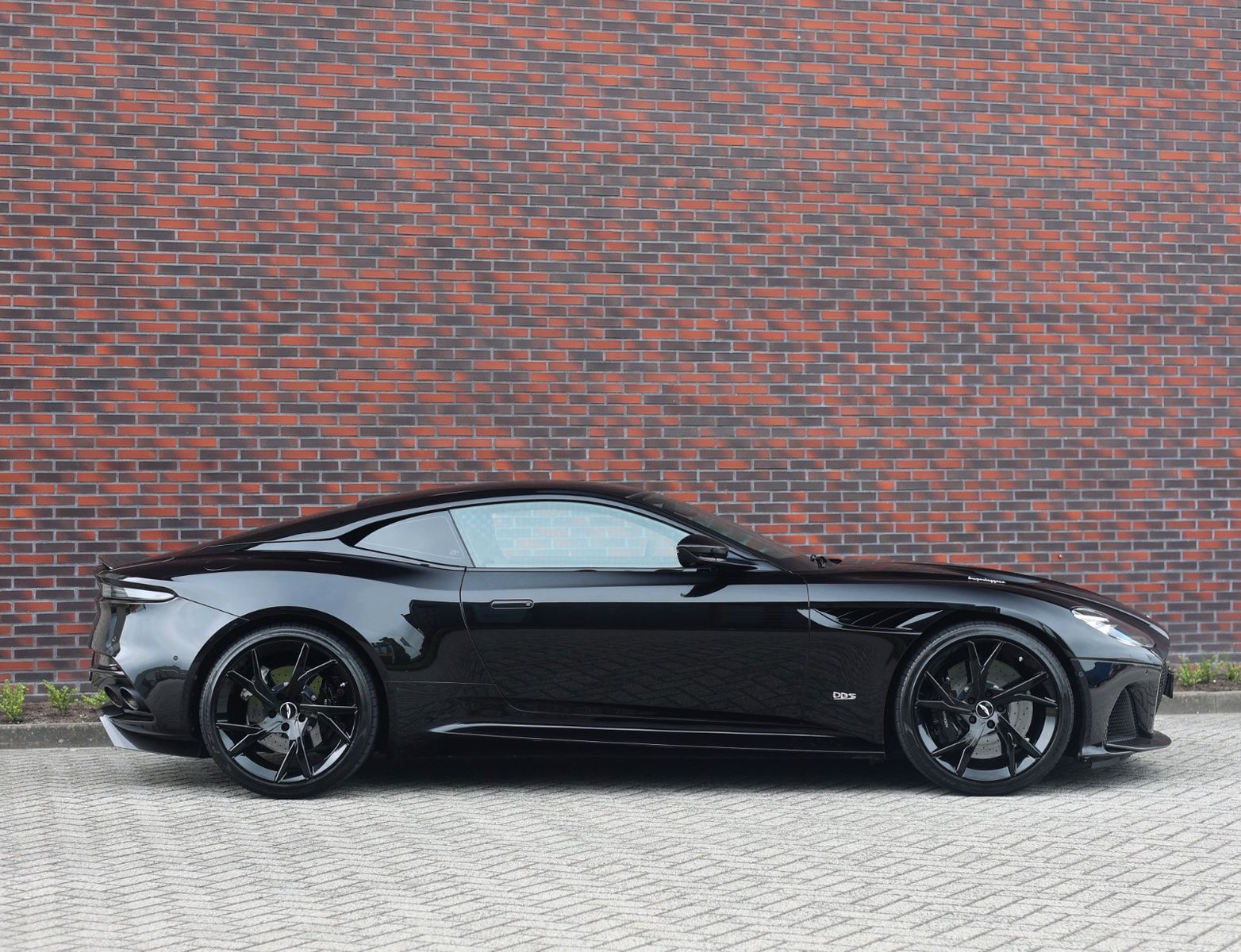Aston Martin DBS Superleggera 5.2 V12 | B&O - Carbon
