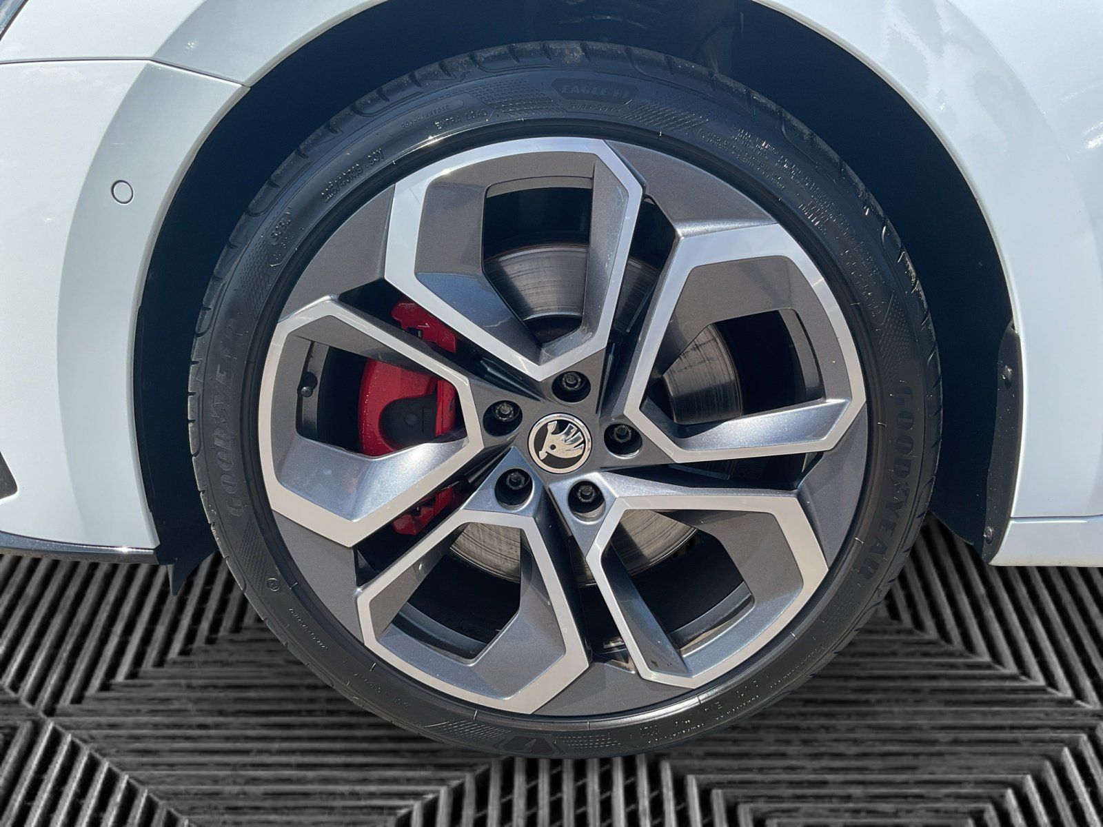 Skoda Octavia Combi RS 2.0 TSI DSG First Edition - Samsaru's Car Outlet