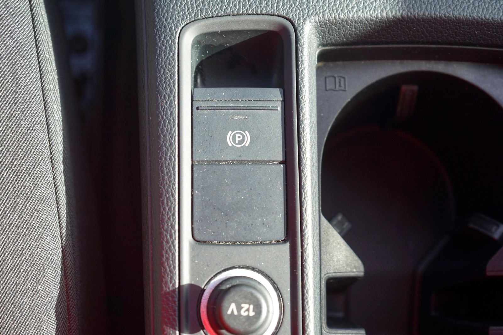Audi Q3 40 TFSI qu. advanced - Samsaru's Car Outlet