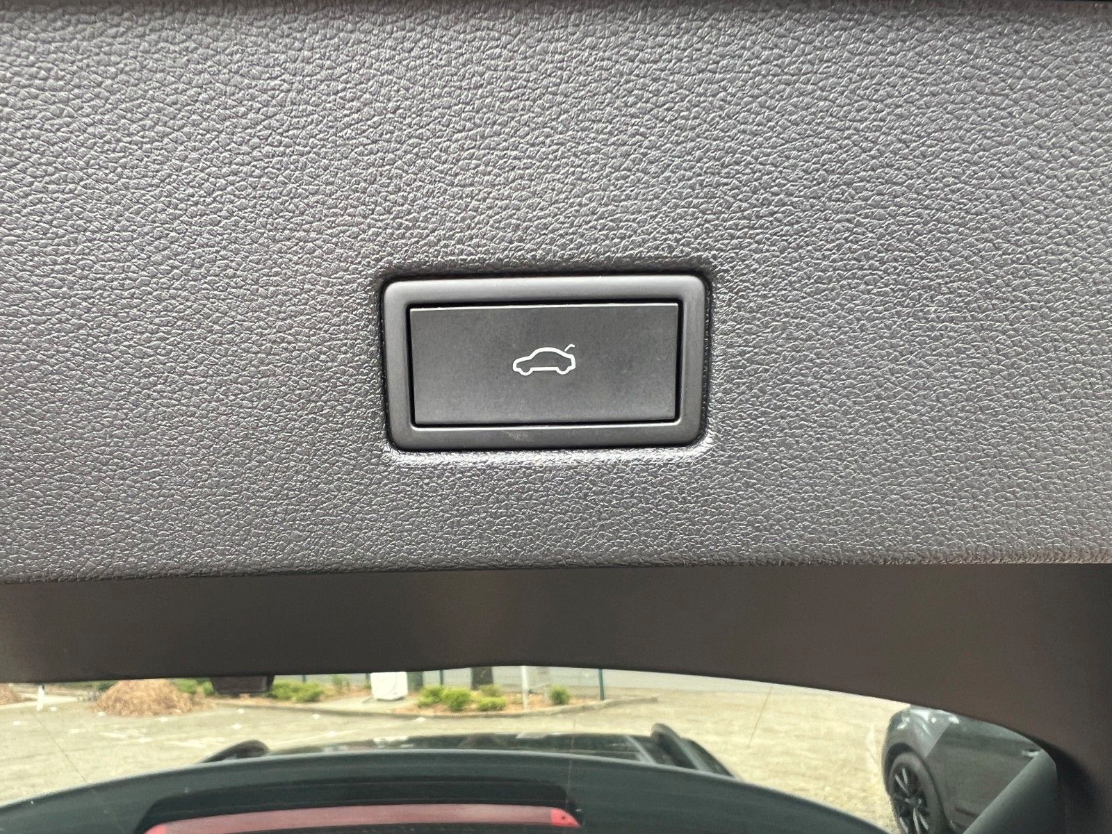 Volkswagen T-Roc Style 1.5TSi DSG R-Line - Samsaru's Car Outlet