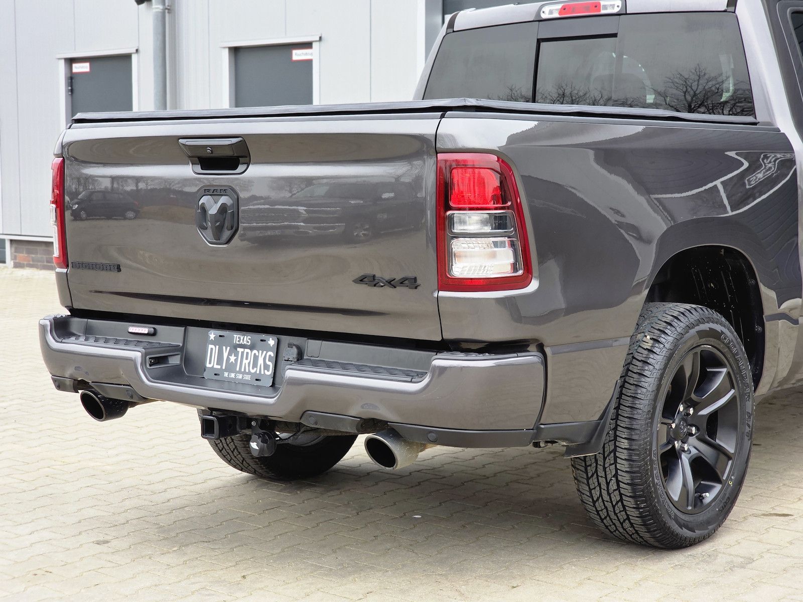 Dodge RAM 1500 5.7 4x4 Bighorn Night Kamera 12´´ PDC