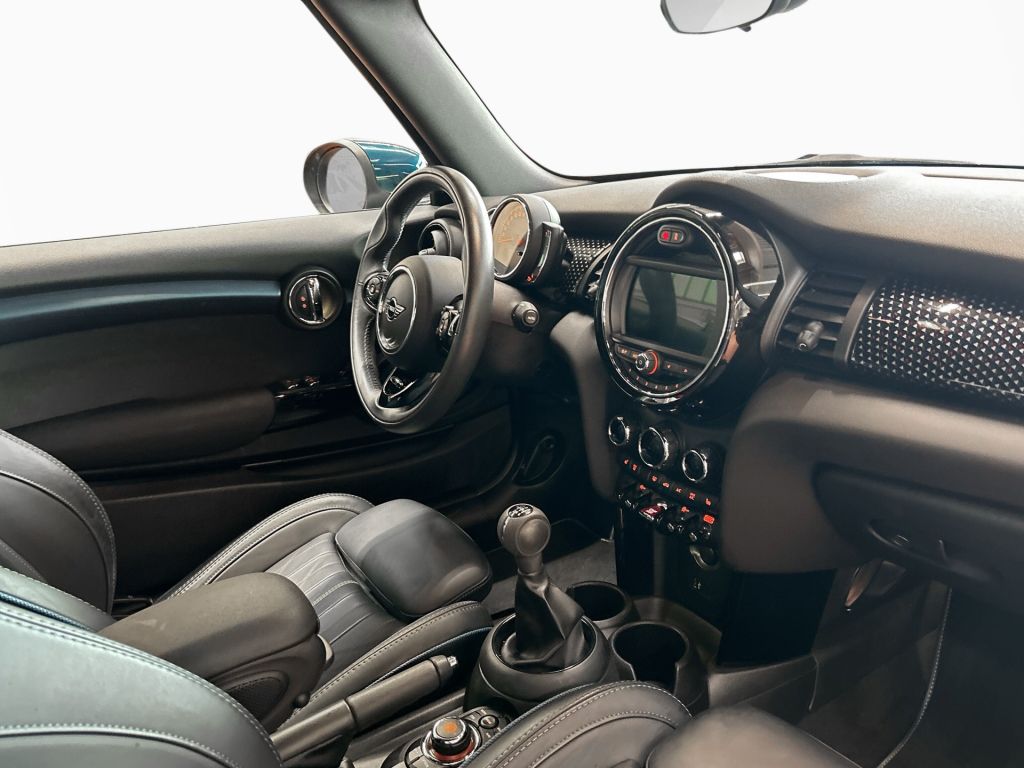MINI Cooper Cabrio Sidewalk - Samsaru's Car Outlet