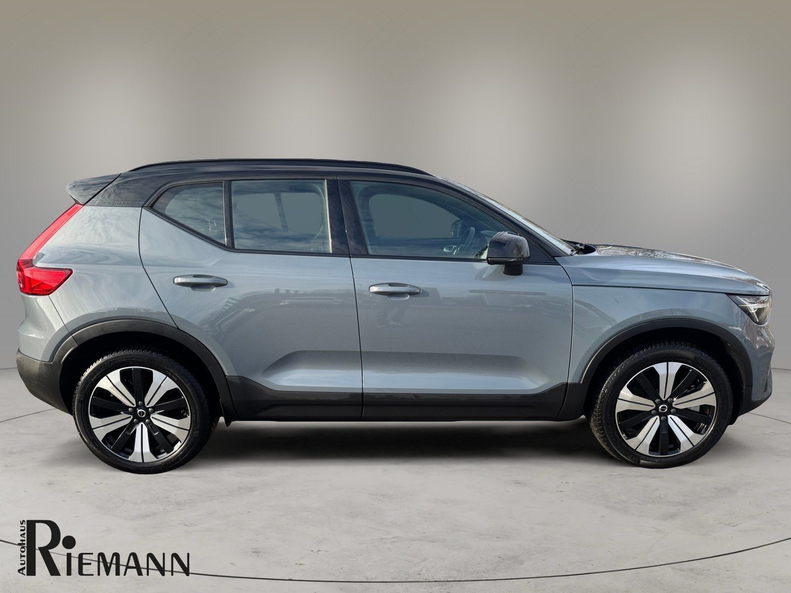 Volvo XC40 Recharge Single Motor Plus + Winter-Paket