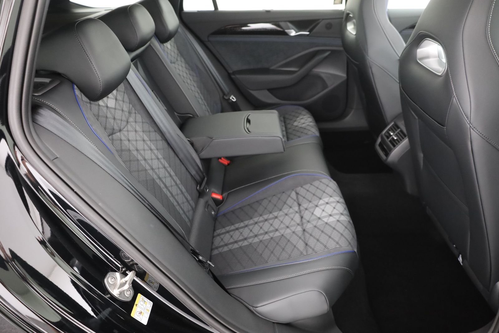 Volkswagen Passat Variant R-Line 2.0 TSI DSG Matrix Pano AH