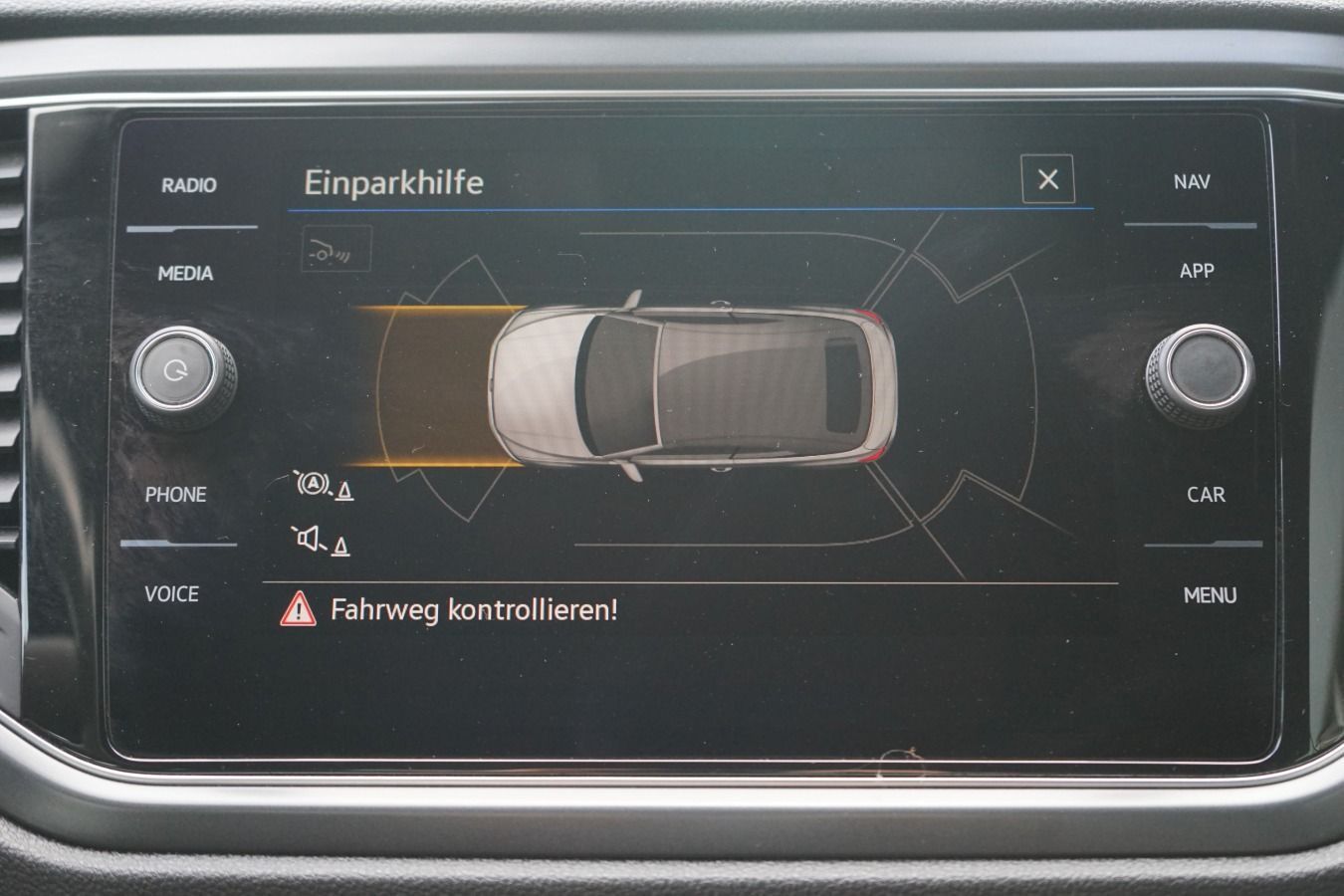 Volkswagen T-Roc 1.5 TSI Style - Samsaru's Car Outlet