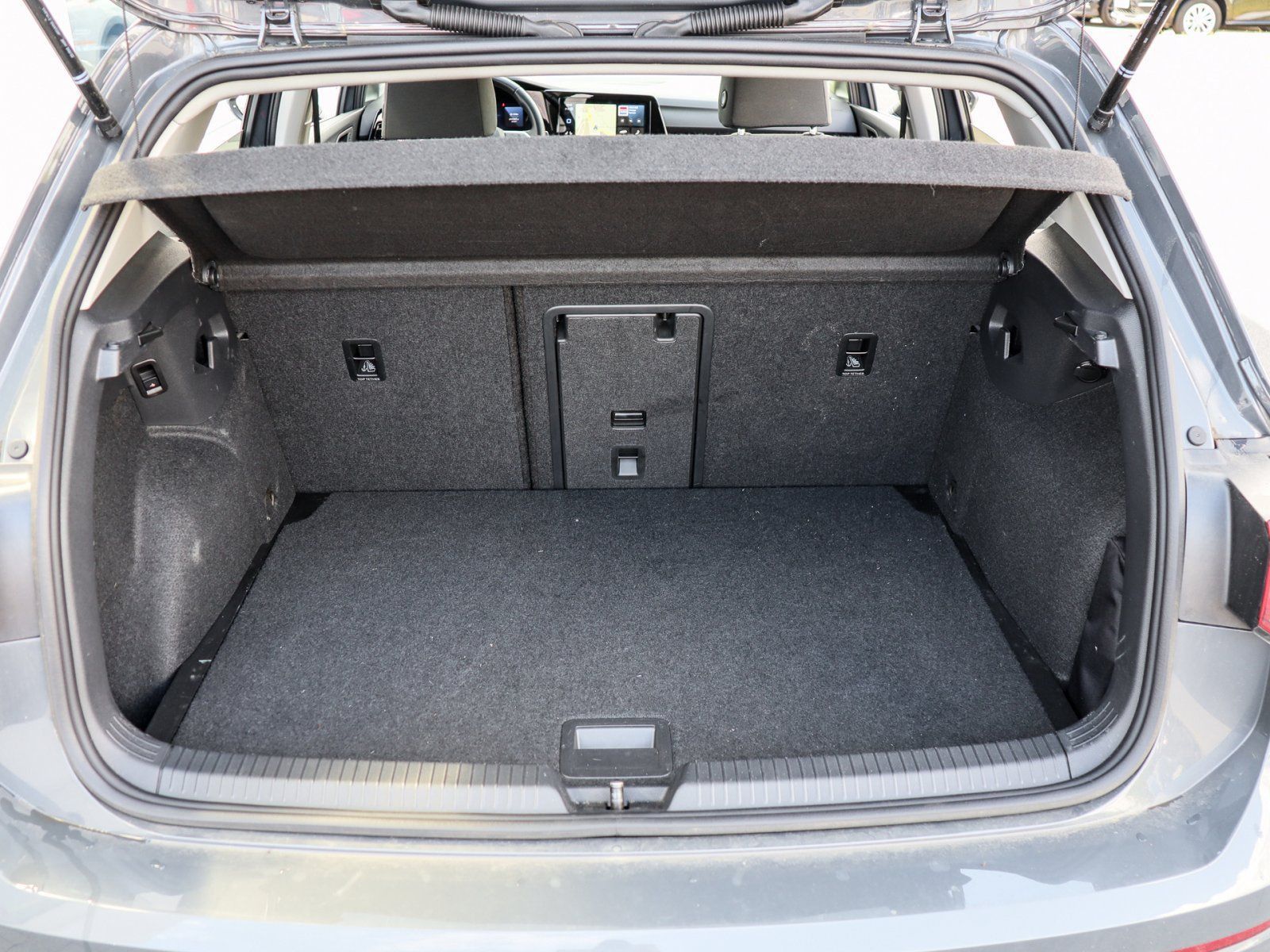 Volkswagen Golf Style 2.0 TDI DSG - Samsaru's Car Outlet