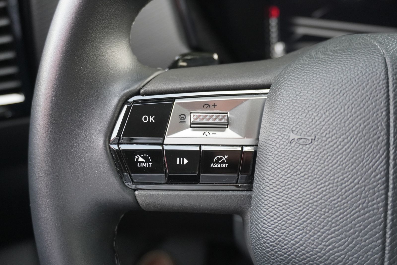 DS Automobiles DS4 PureTech130 Aut. LED ACC Navi 360°