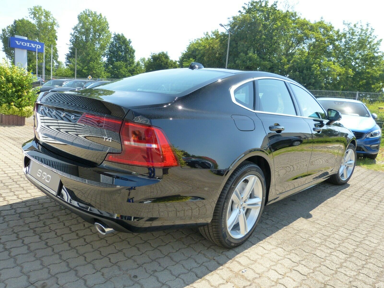 Volvo S 90 T4 Autom. Momentum*Business*Licht*