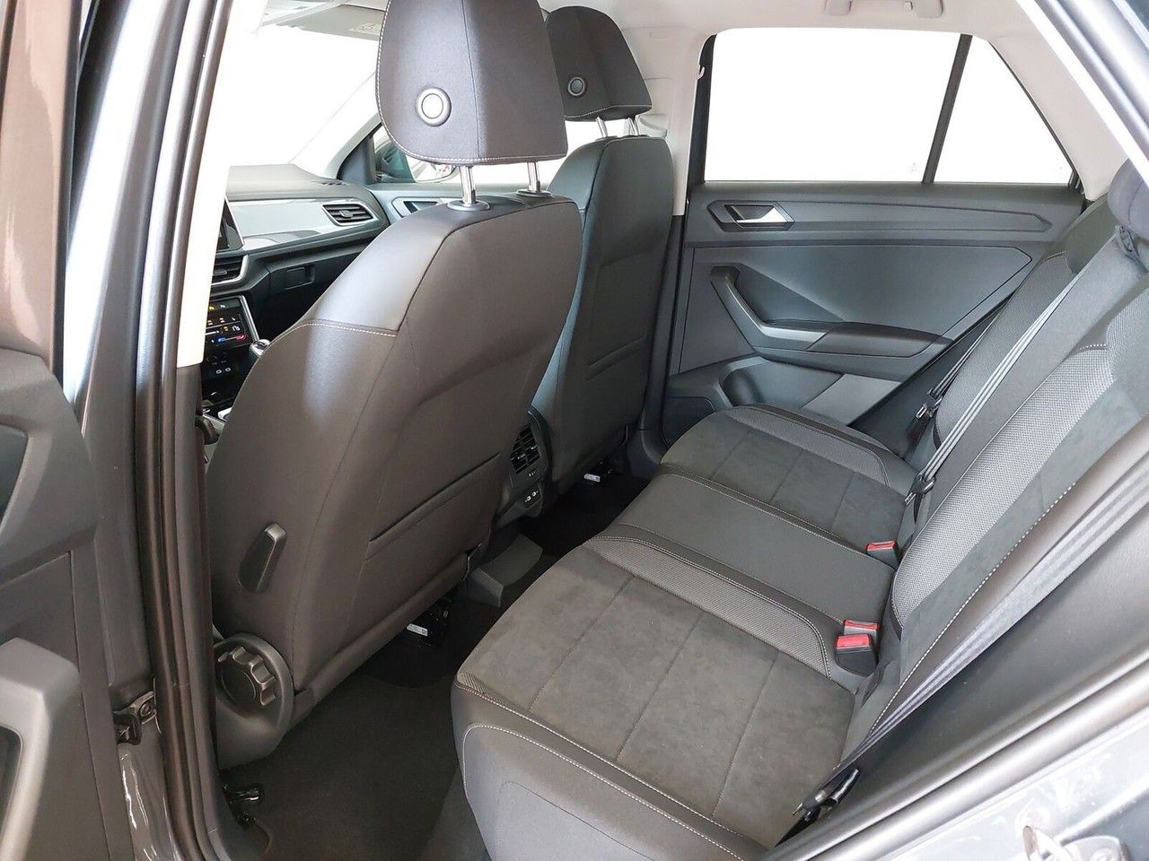 Volkswagen T-Roc 2.0 TDI Style - Samsaru's Car Outlet