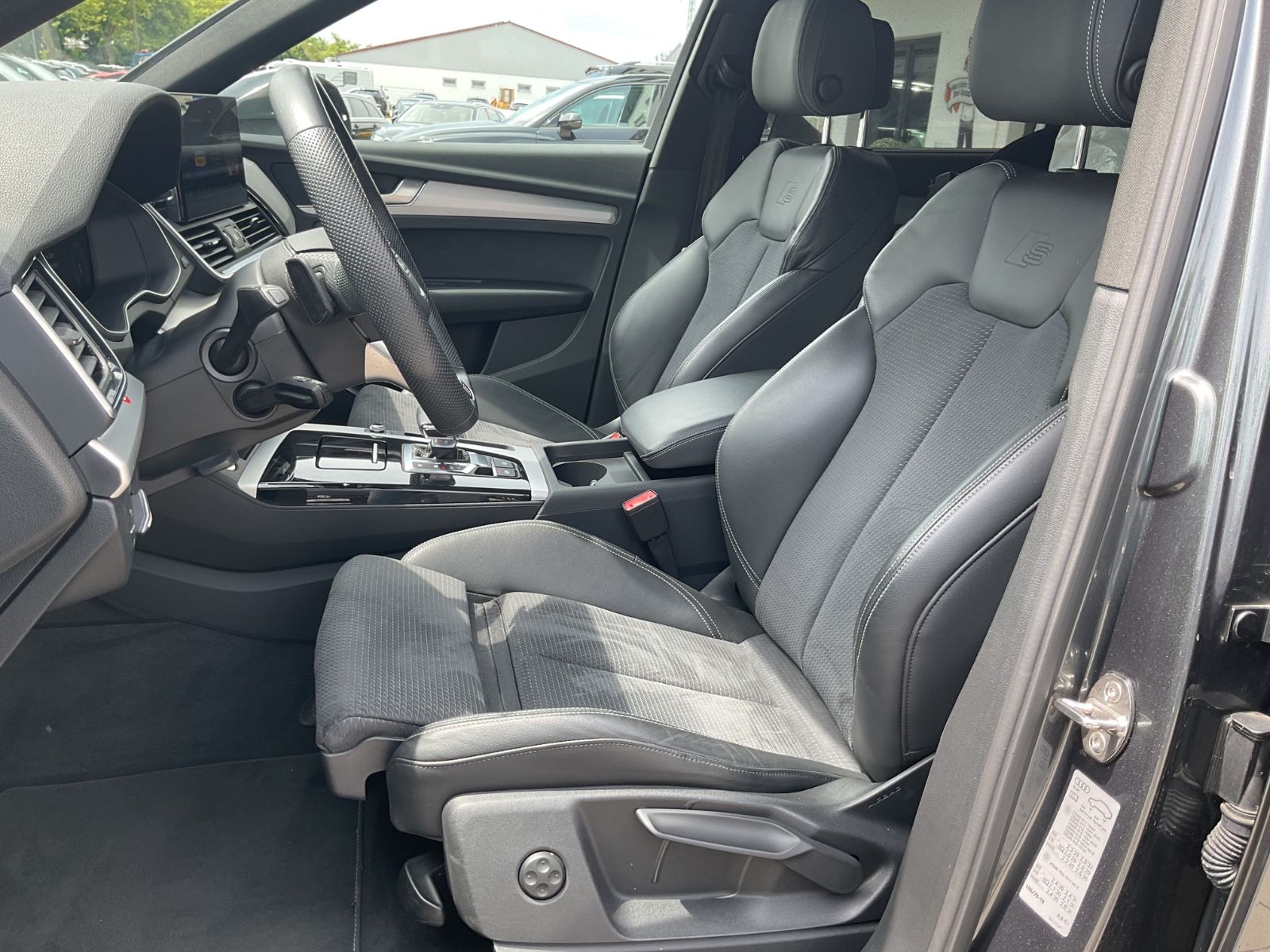Audi Q5 40 TDI quattro S line - Samsaru's Car Outlet