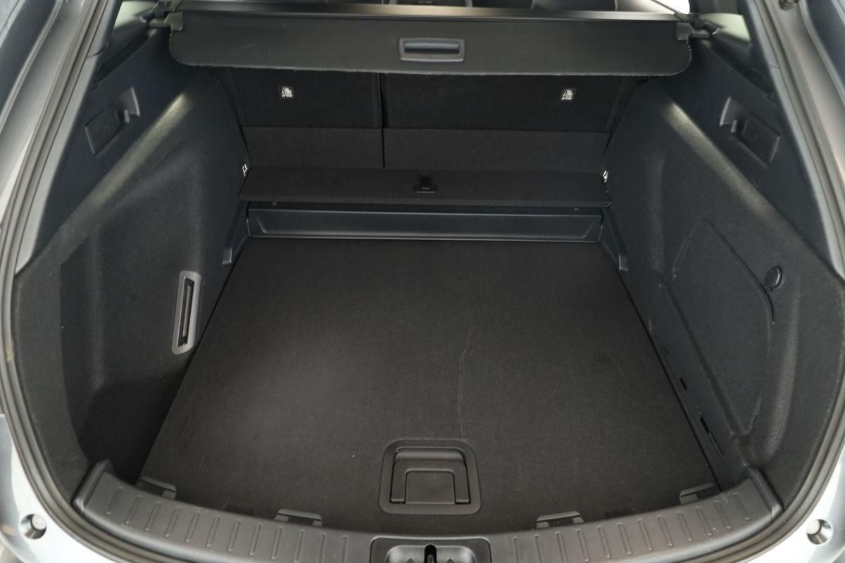 Toyota Corolla Touring Sports 2.0 CVT Team D Navi Kam