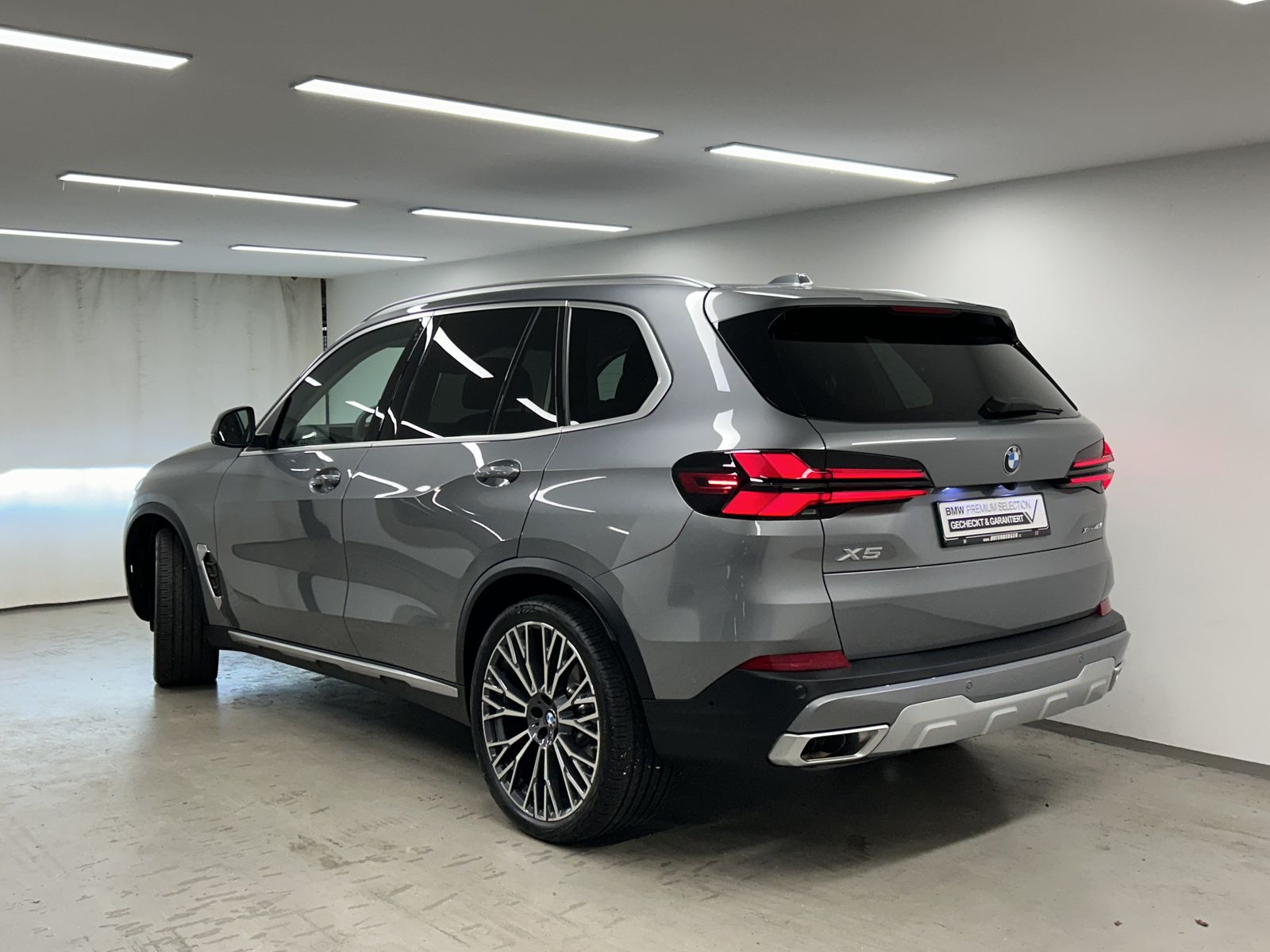BMW X5 xDrive40i M Sportpaket AHK B&W Pano. DAB Driv