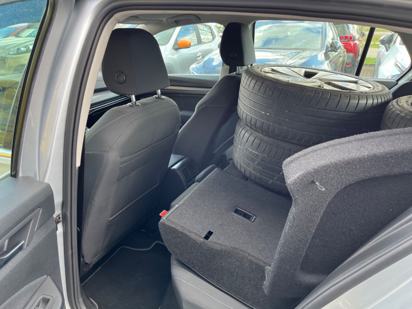 Volkswagen Golf VIII 1.5 TSI Style - Samsaru's Car Outlet