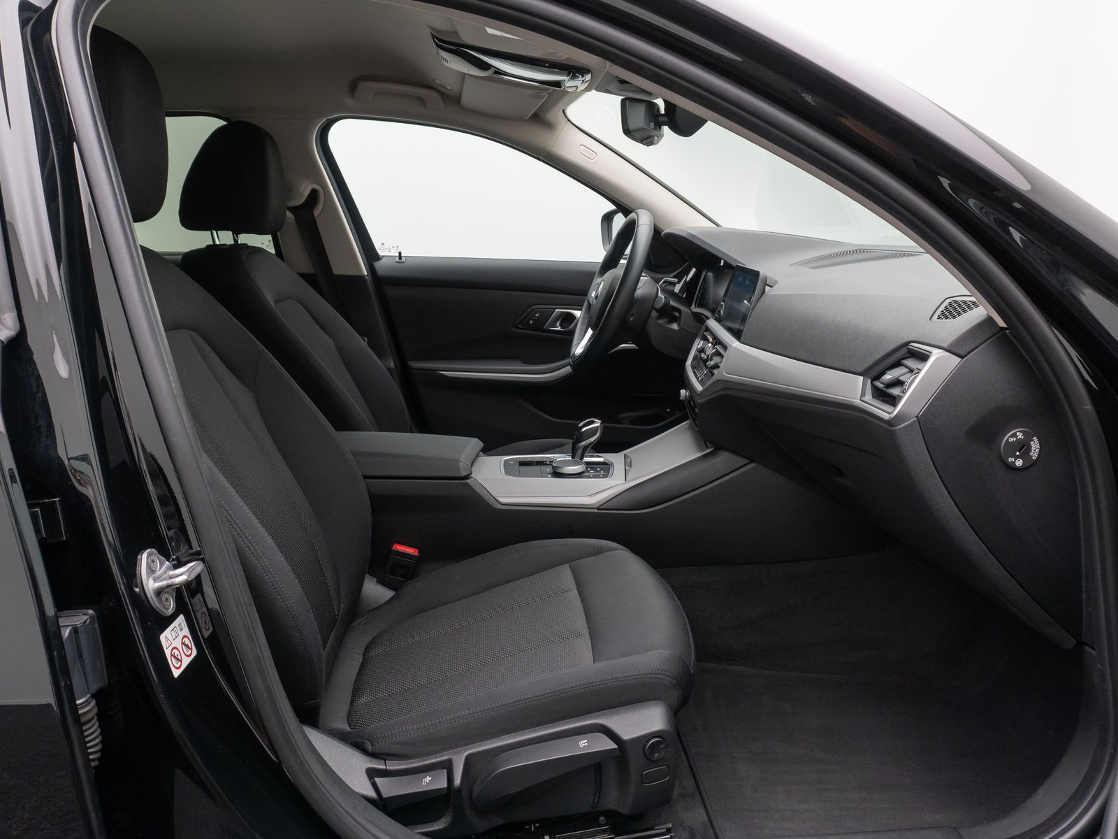 BMW 330e xD - Samsaru's Car Outlet