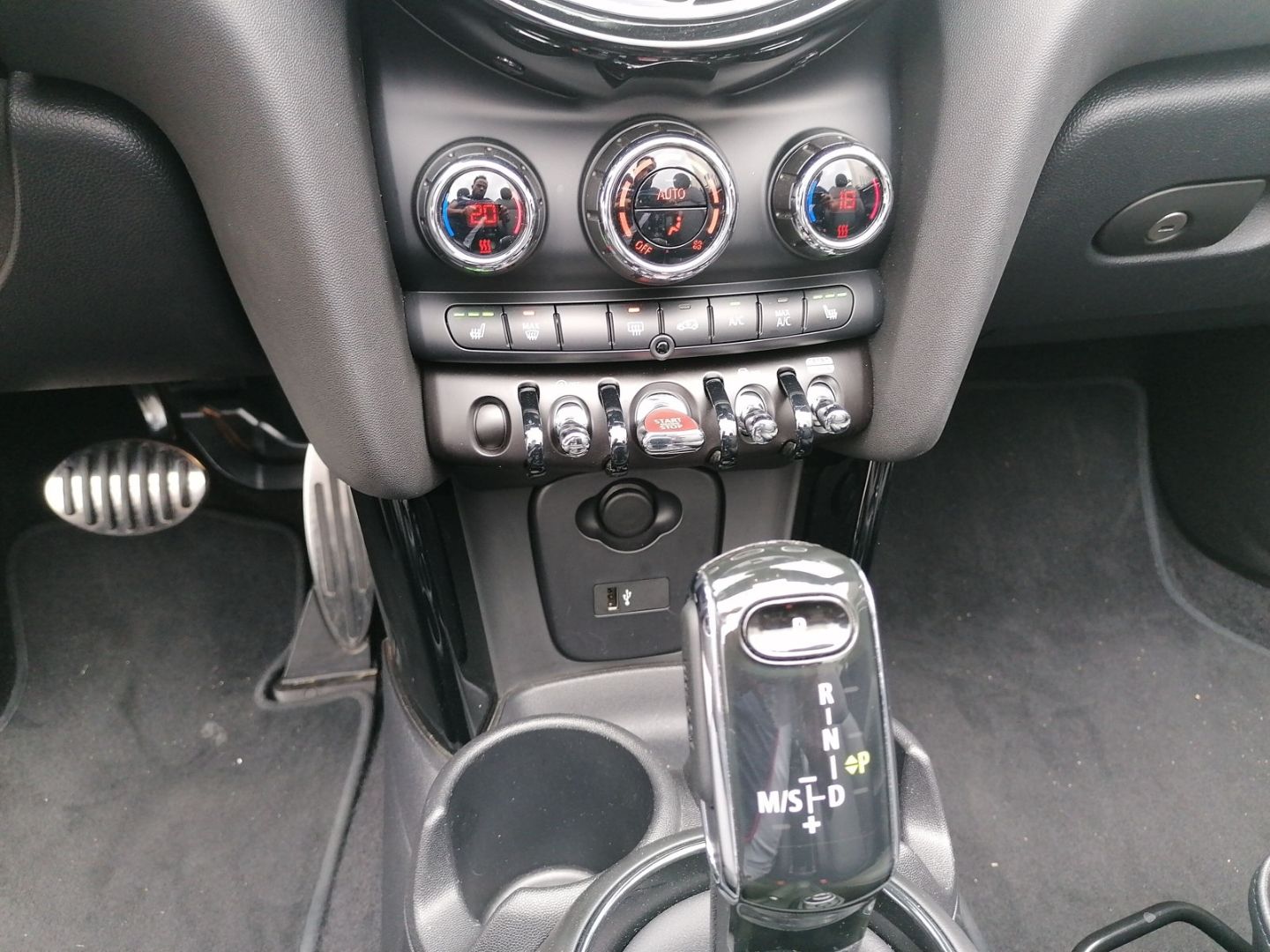 MINI Cooper Cabrio JCW - Samsaru's Car Outlet