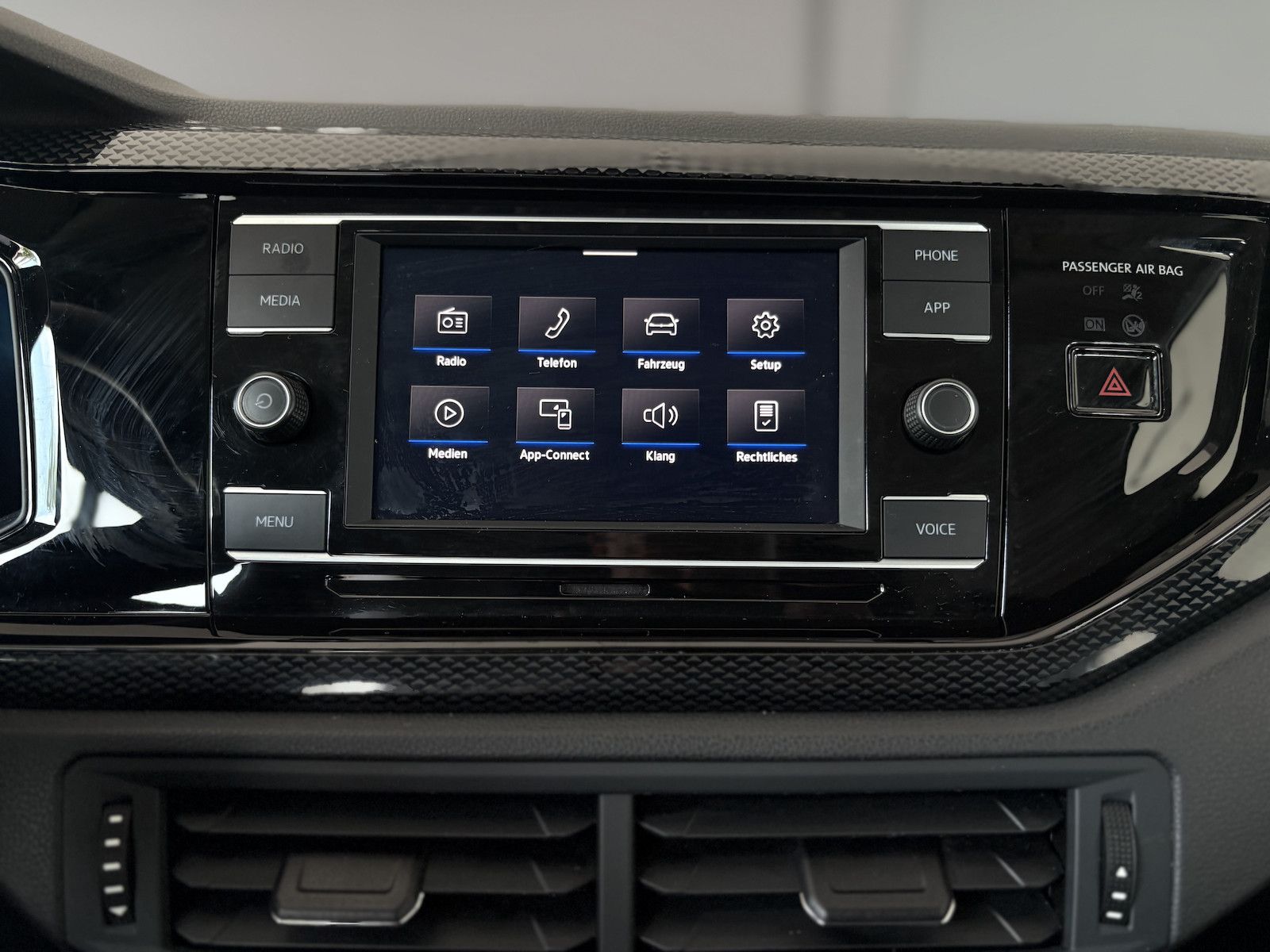Volkswagen Taigo 1.0 TSI Life - Samsaru's Car Outlet