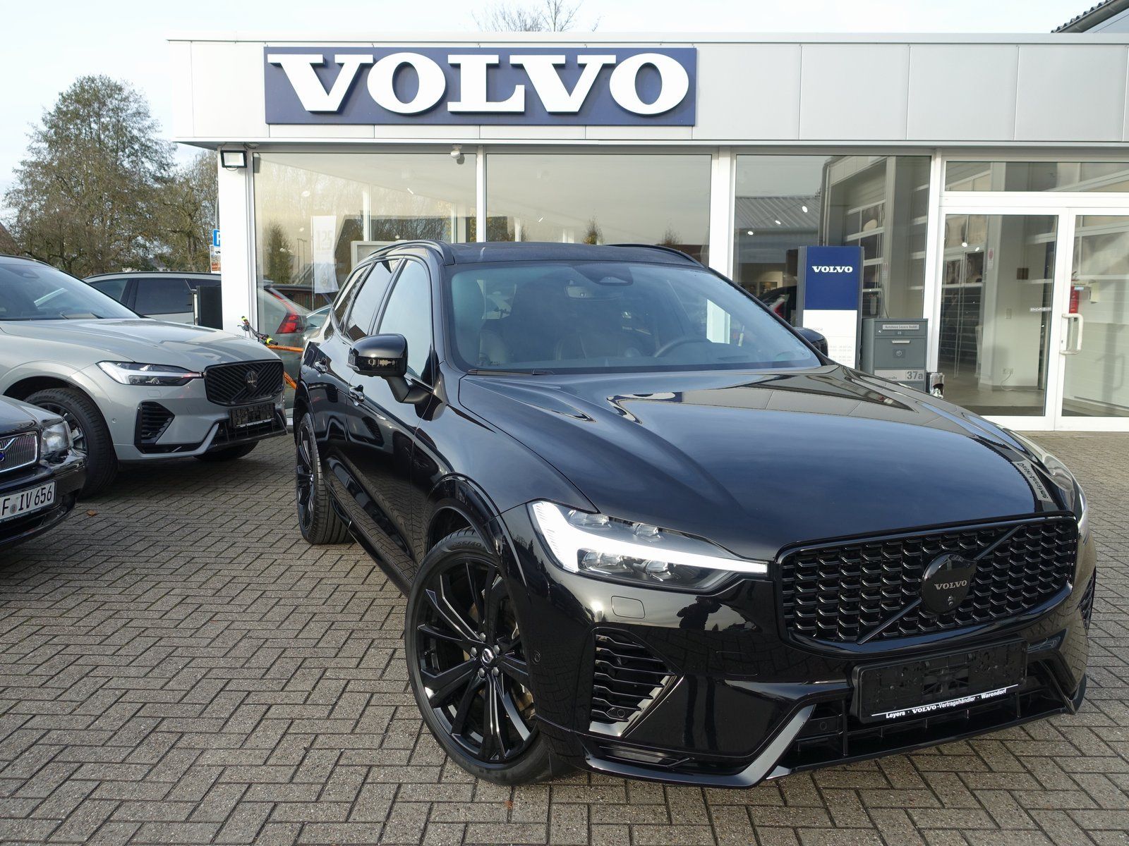 Volvo XC60 Black Edition Ultra T8 AWD/Massage/B&W/AHK