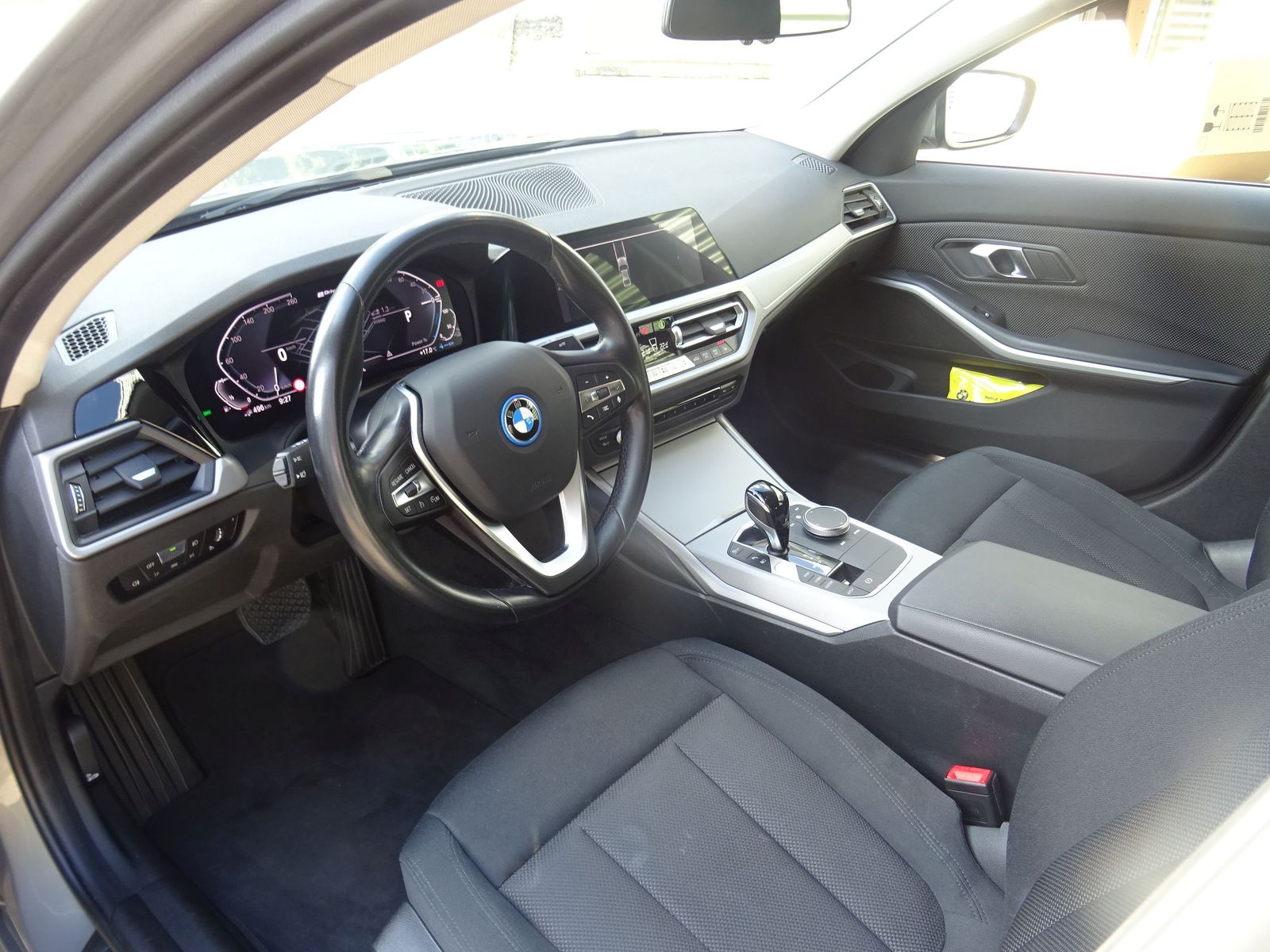 BMW 320e Lim. Advantage - Samsaru's Car Outlet