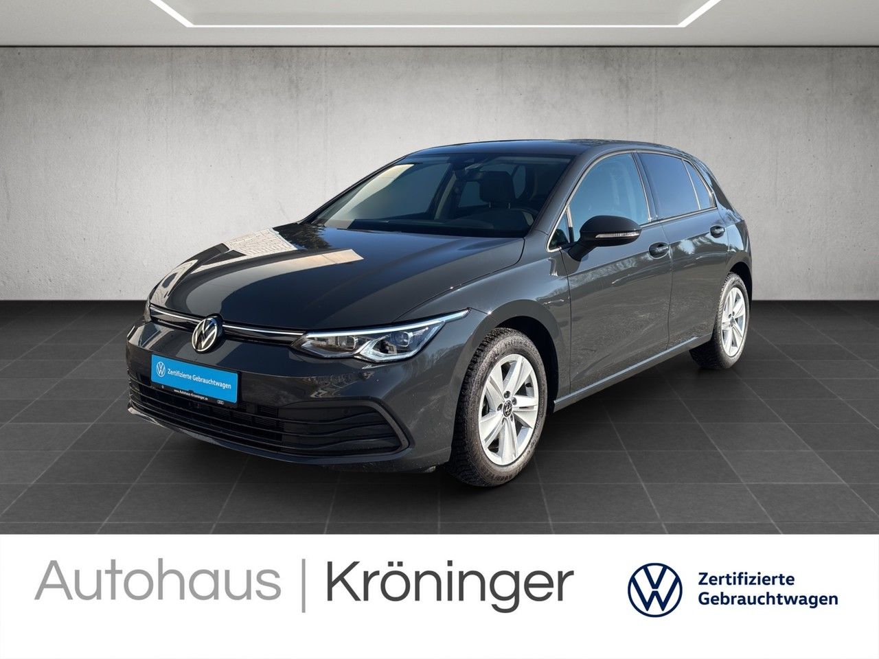 Volkswagen Golf VIII 1.5 TSI Life - Samsaru's Car Outlet