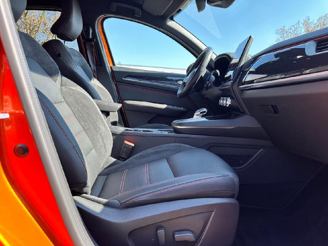 Renault Arkana RS Line E-Tech 145 - Samsaru's Car Outlet