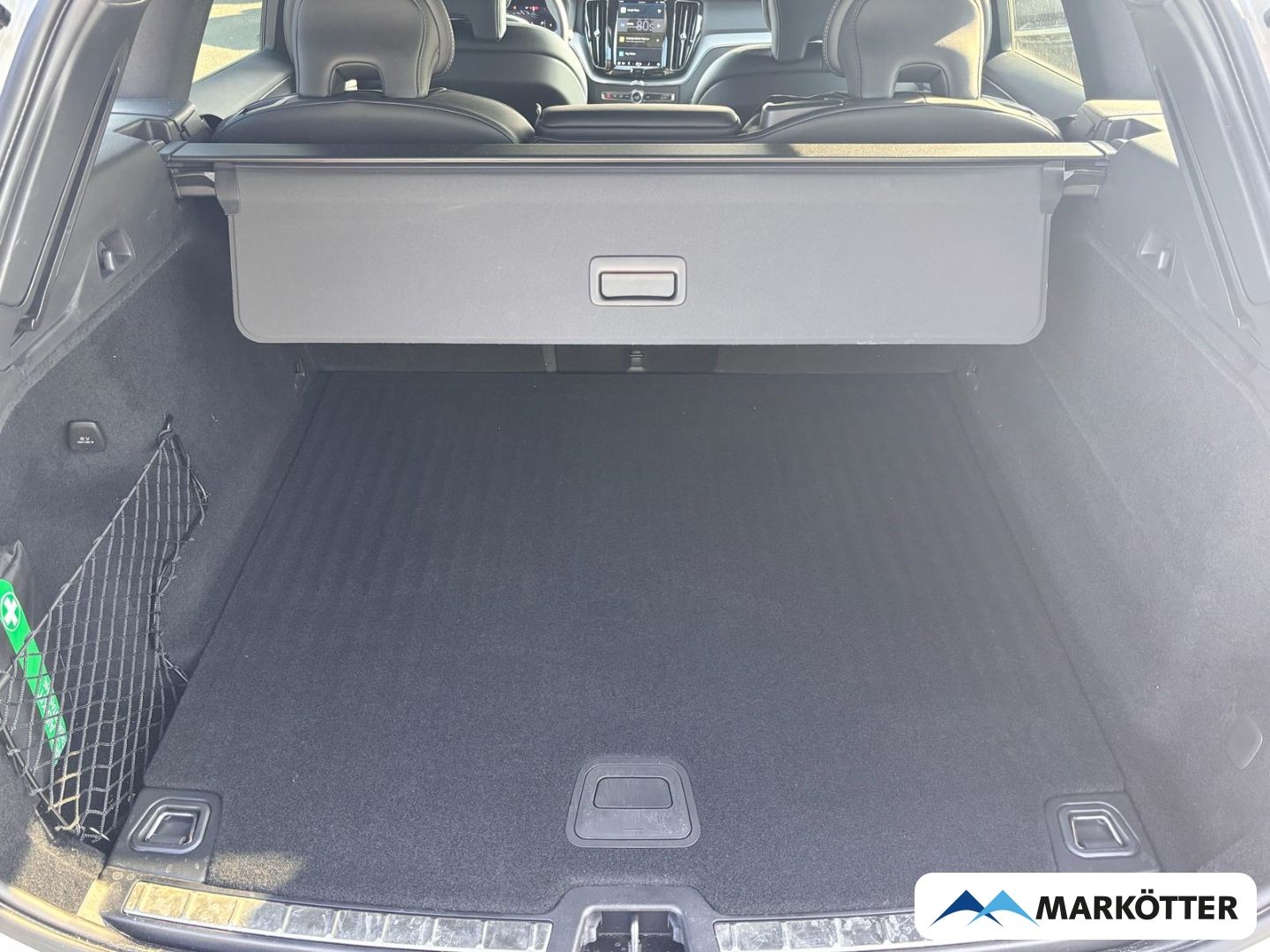 Volvo XC60 B4 Plus Dark 21''/ACC/BLIS/H&K/CAM/SHZ/FSH
