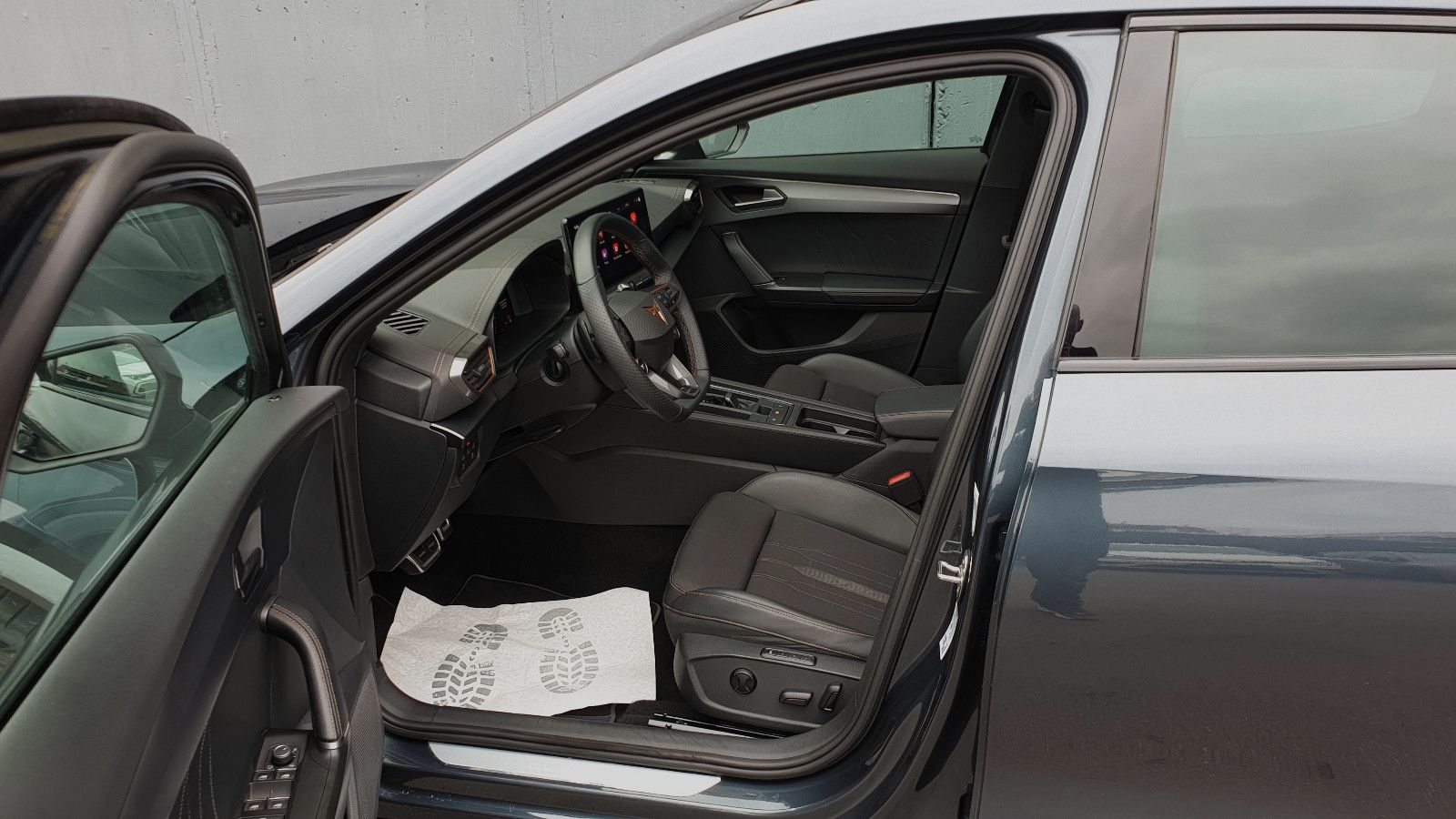Cupra Formentor 1.4 e-HYBRID VZ DSG Pano/SSL/ACC/AHK